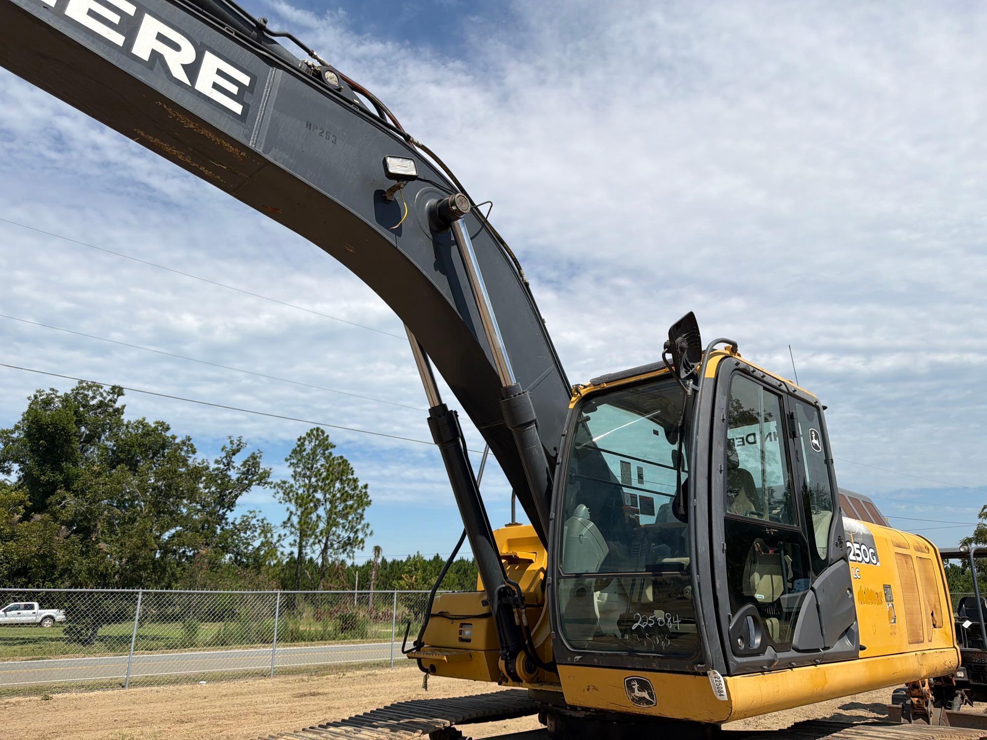 John Deere 250G