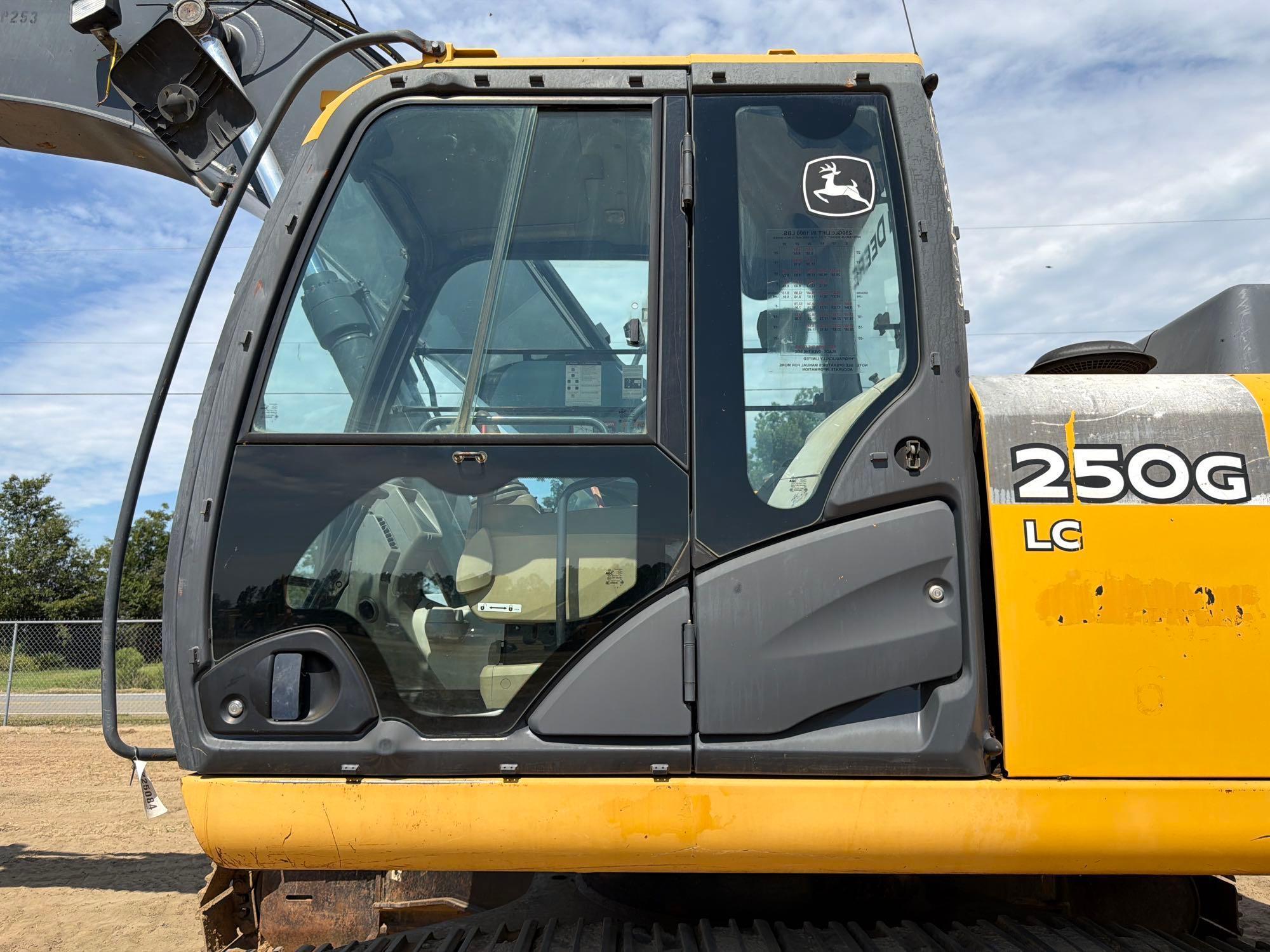 John Deere 250G