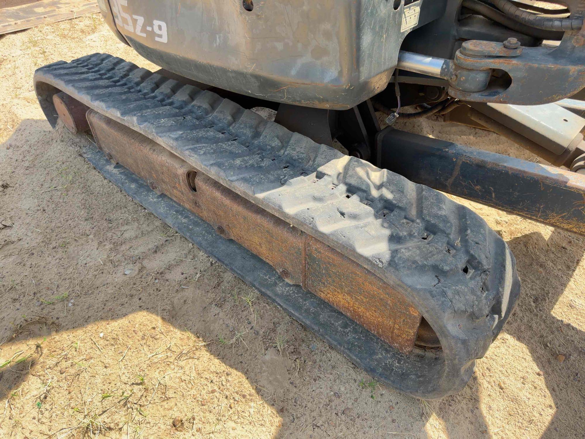 Hyundai 352