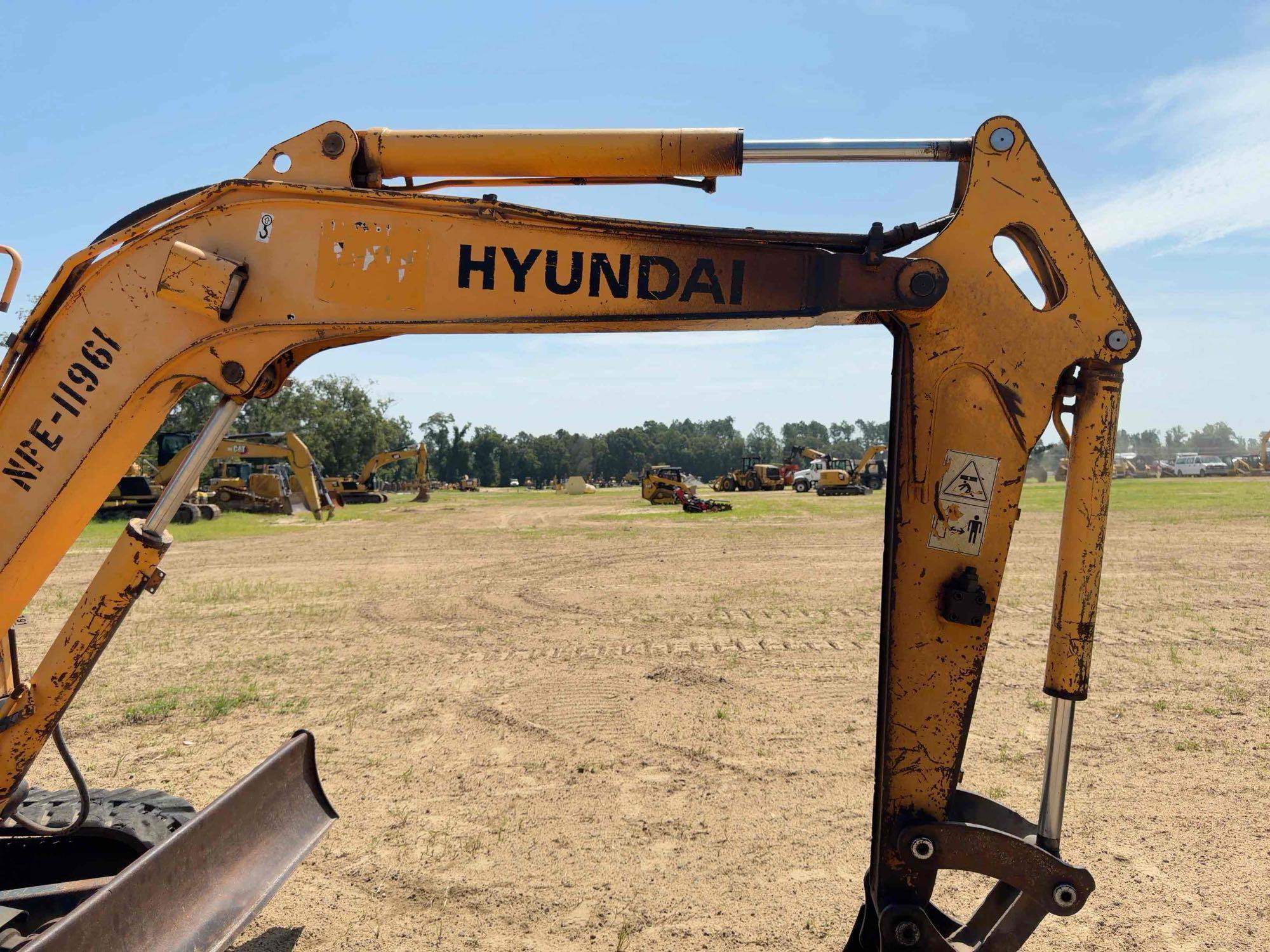 Hyundai 352