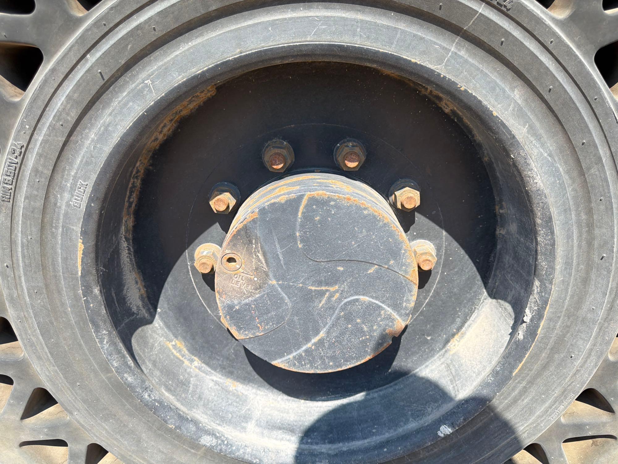 2014 Caterpillar TL943C