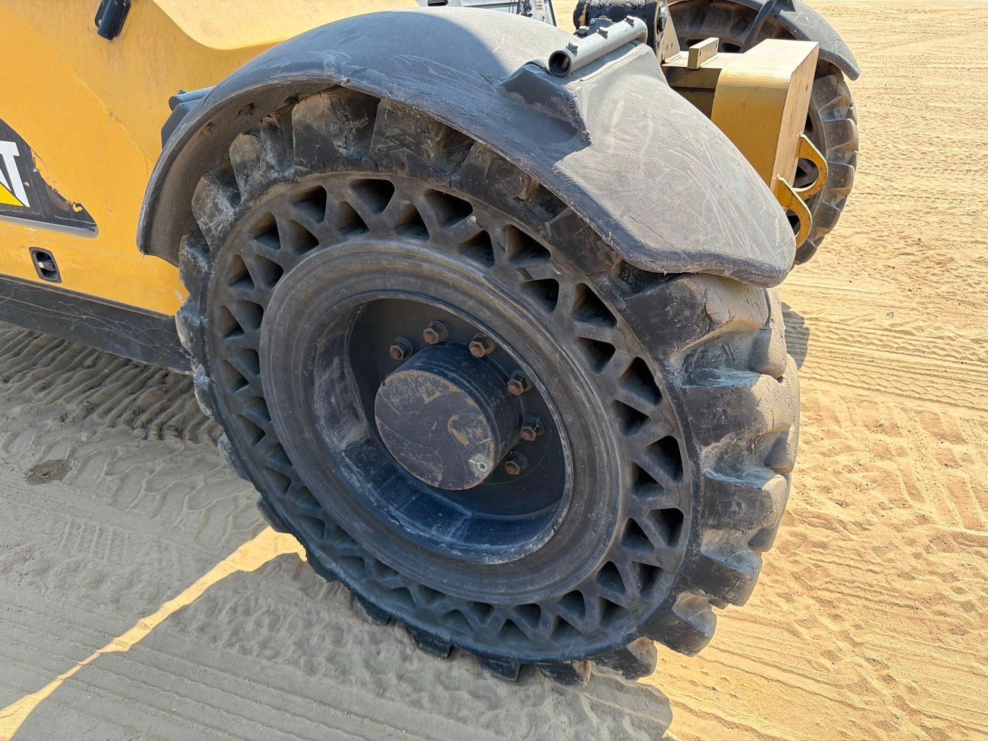 2014 Caterpillar TL943C