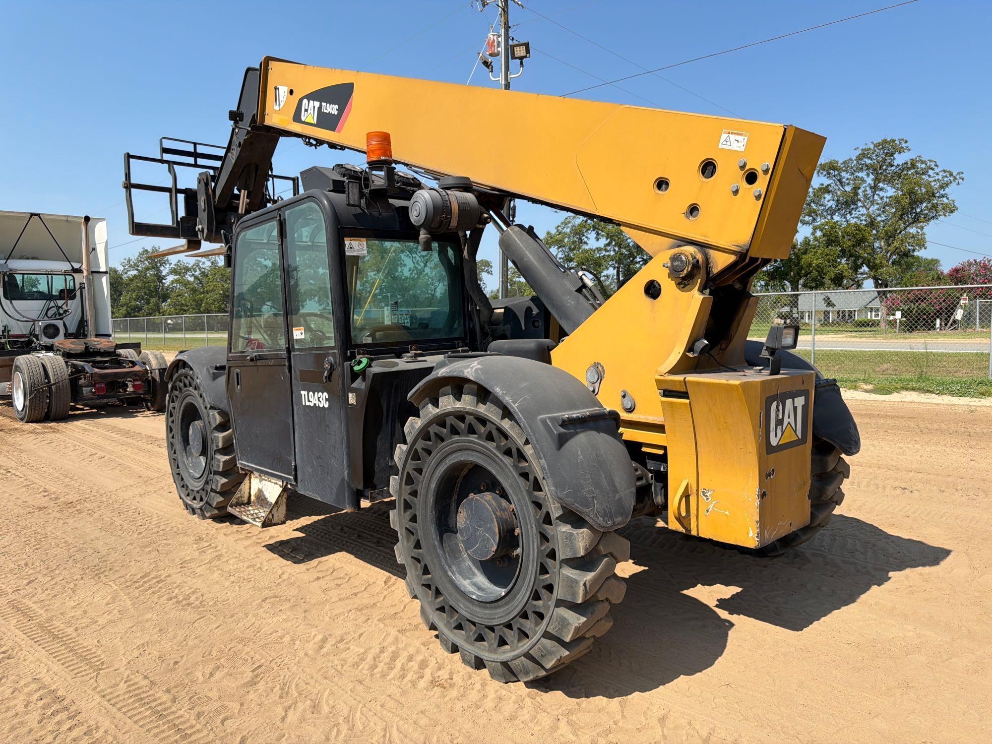 2014 Caterpillar TL943C