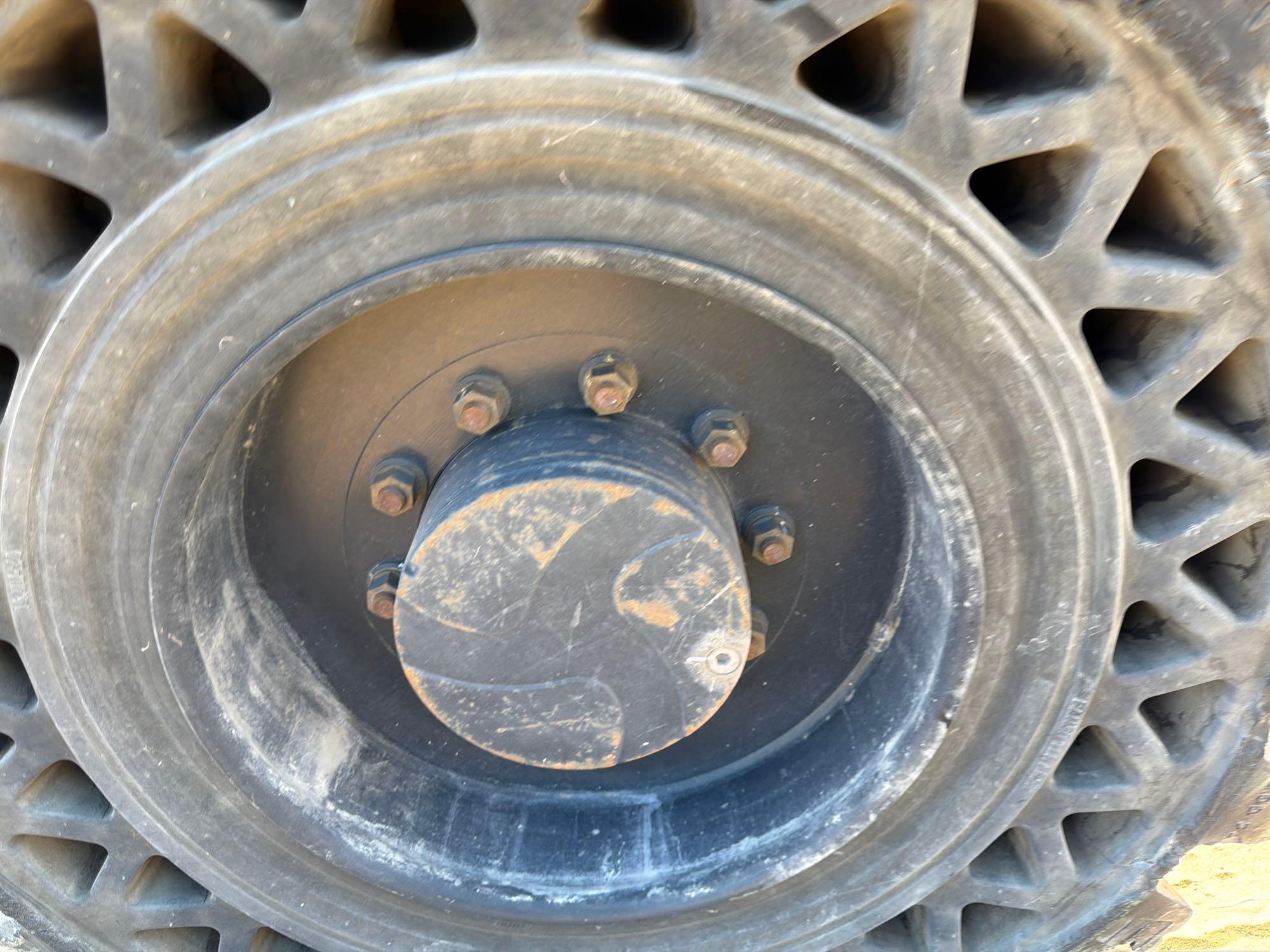 2014 Caterpillar TL943C