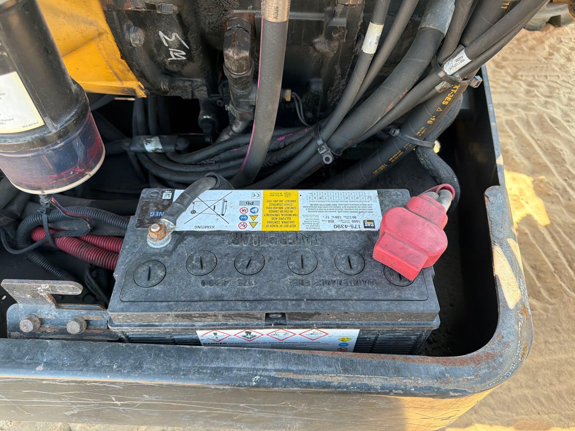2014 Caterpillar TL943C