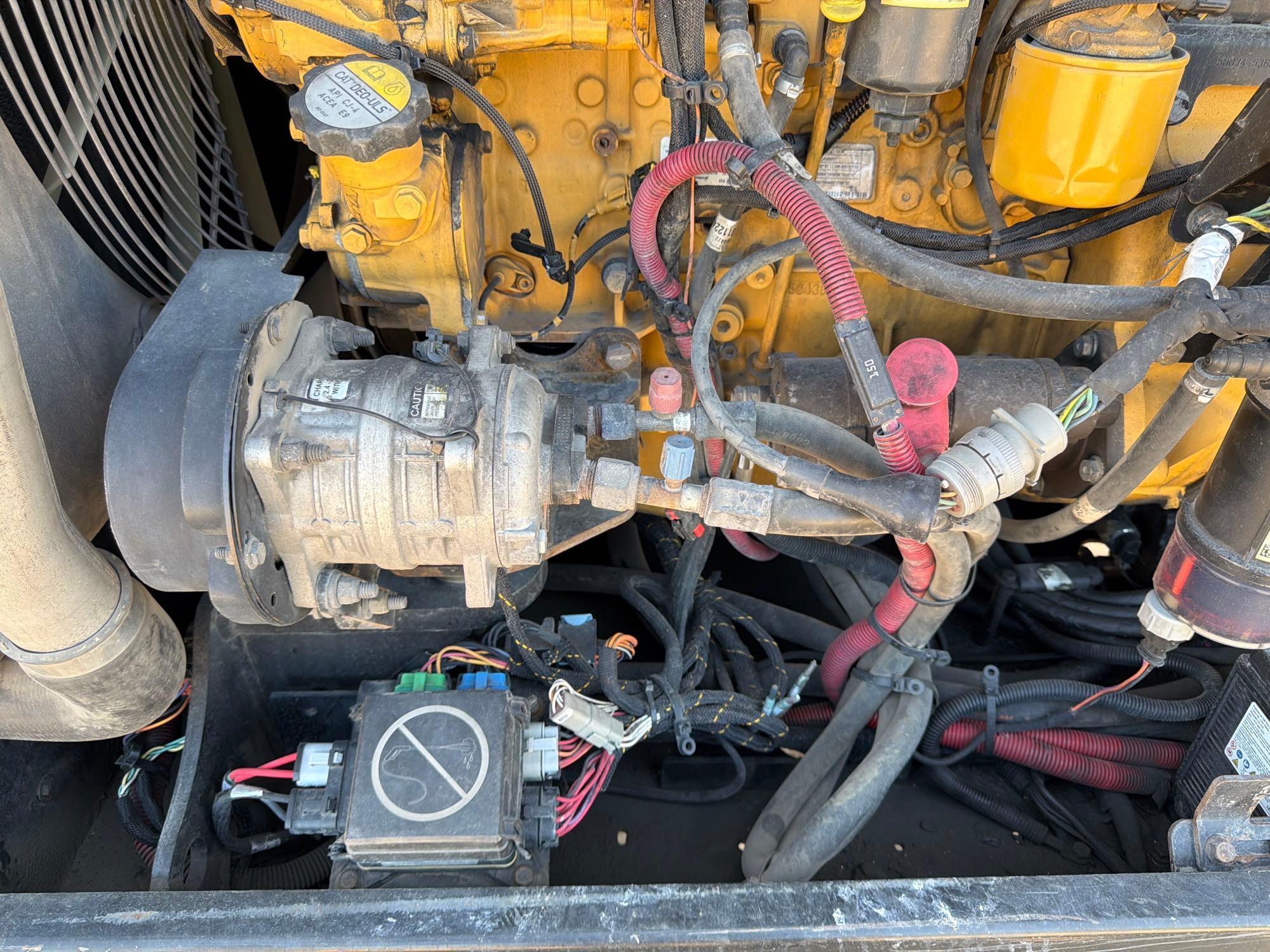 2014 Caterpillar TL943C