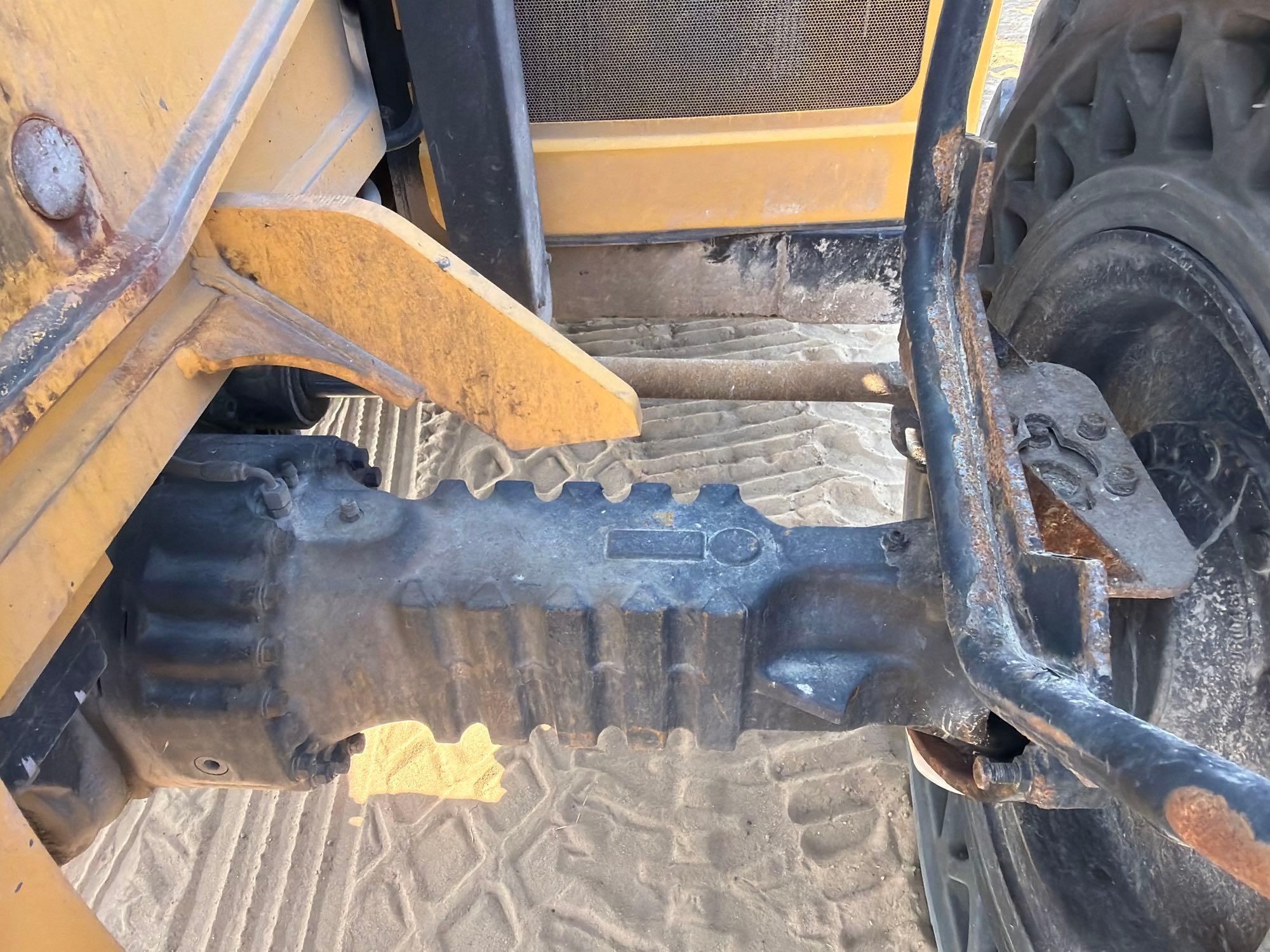 2014 Caterpillar TL943C