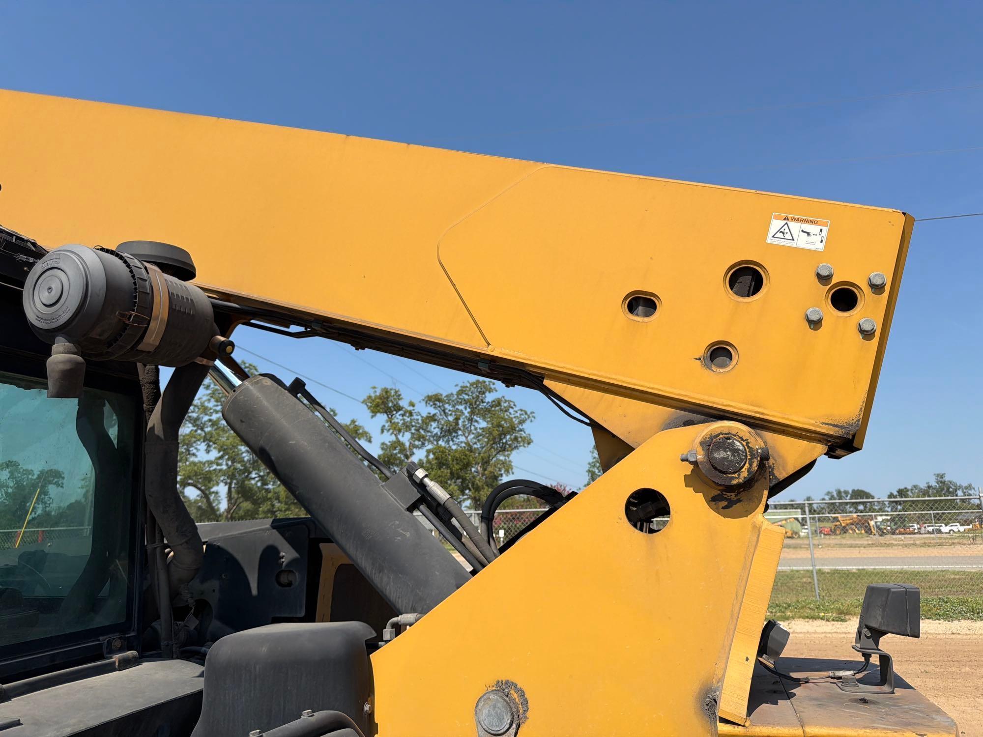 2014 Caterpillar TL943C