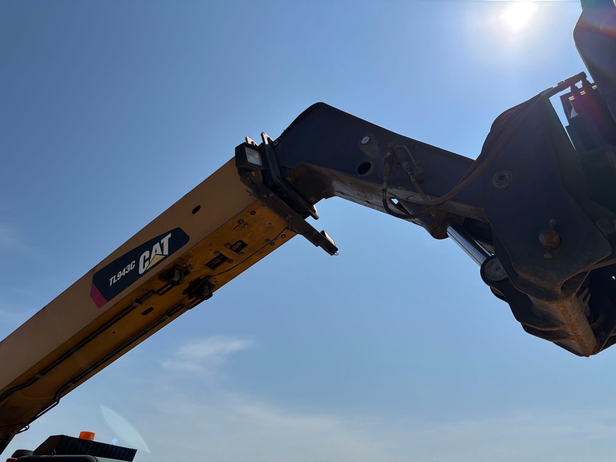 2014 Caterpillar TL943C