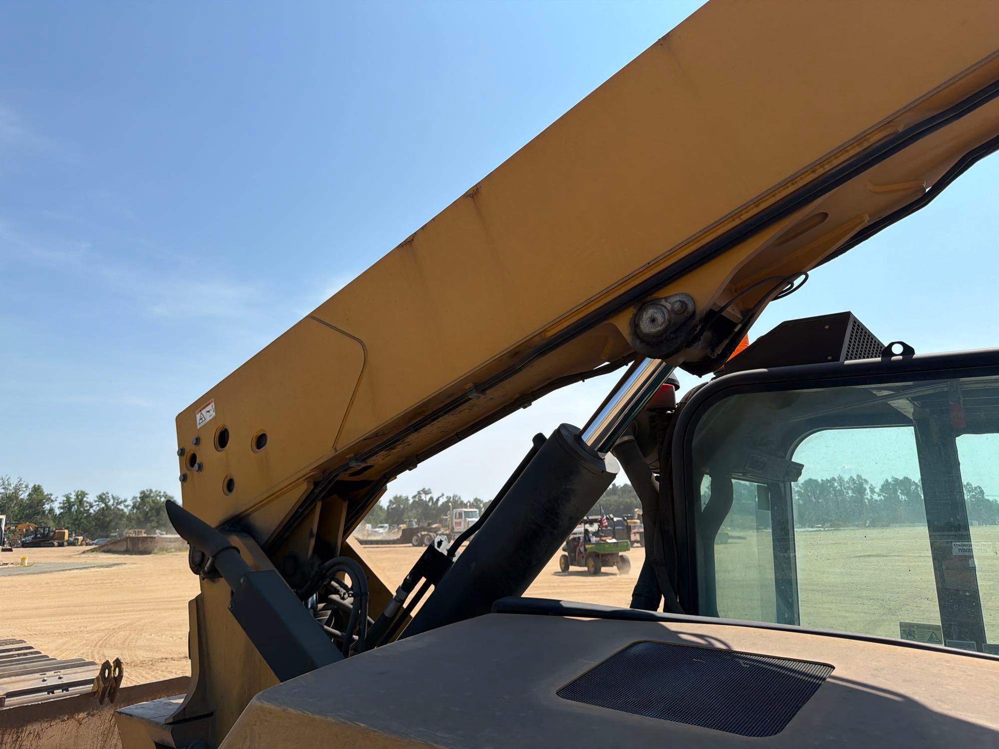 2014 Caterpillar TL943C