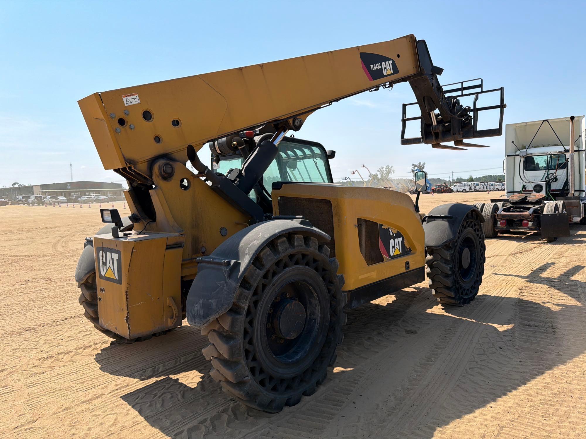 2014 Caterpillar TL943C