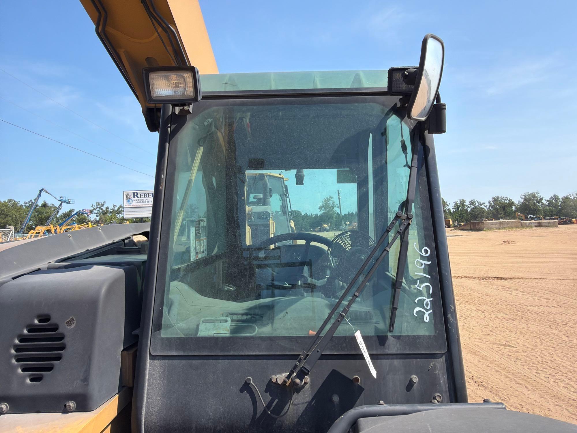 2014 Caterpillar TL943C