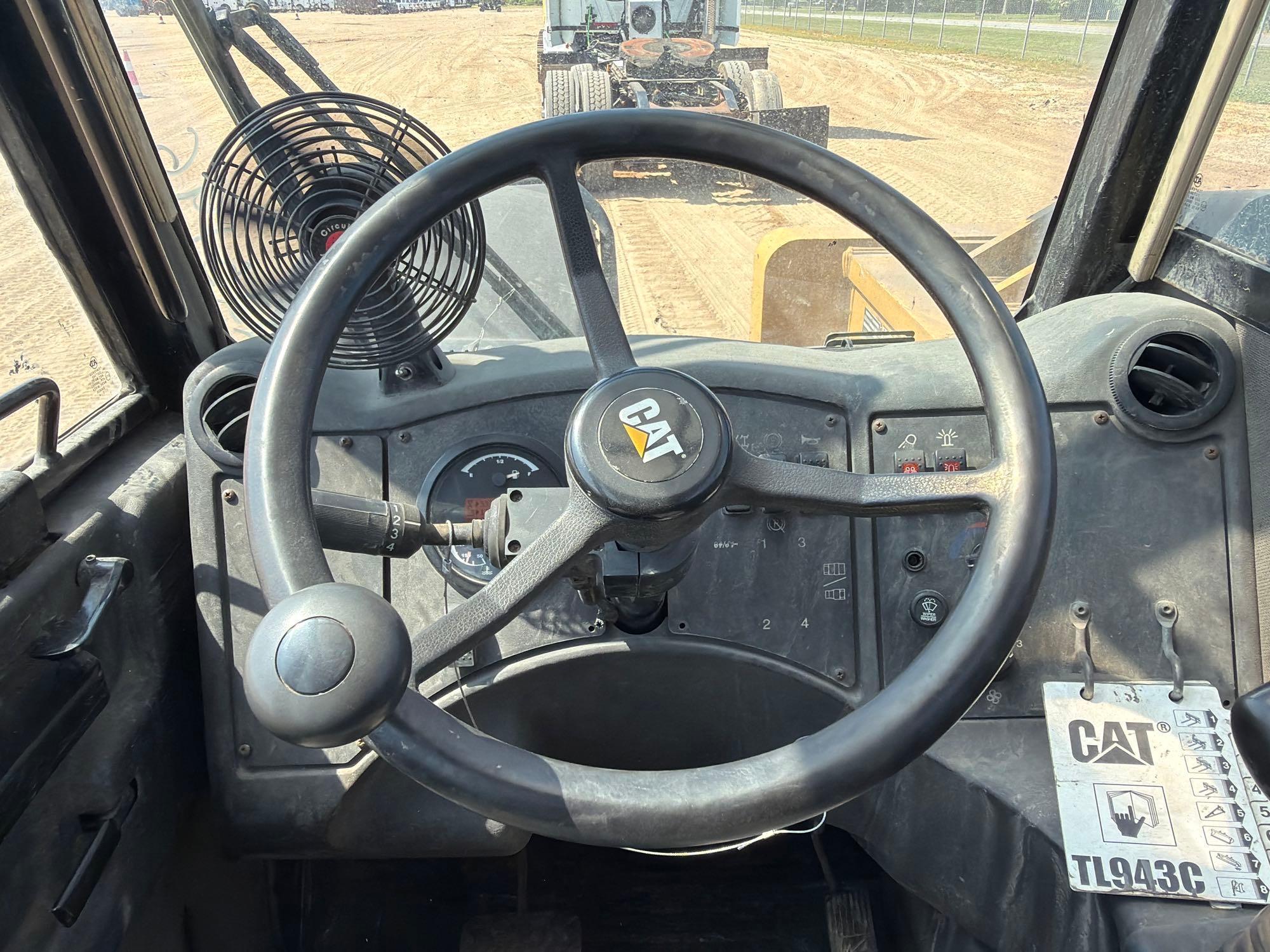 2014 Caterpillar TL943C