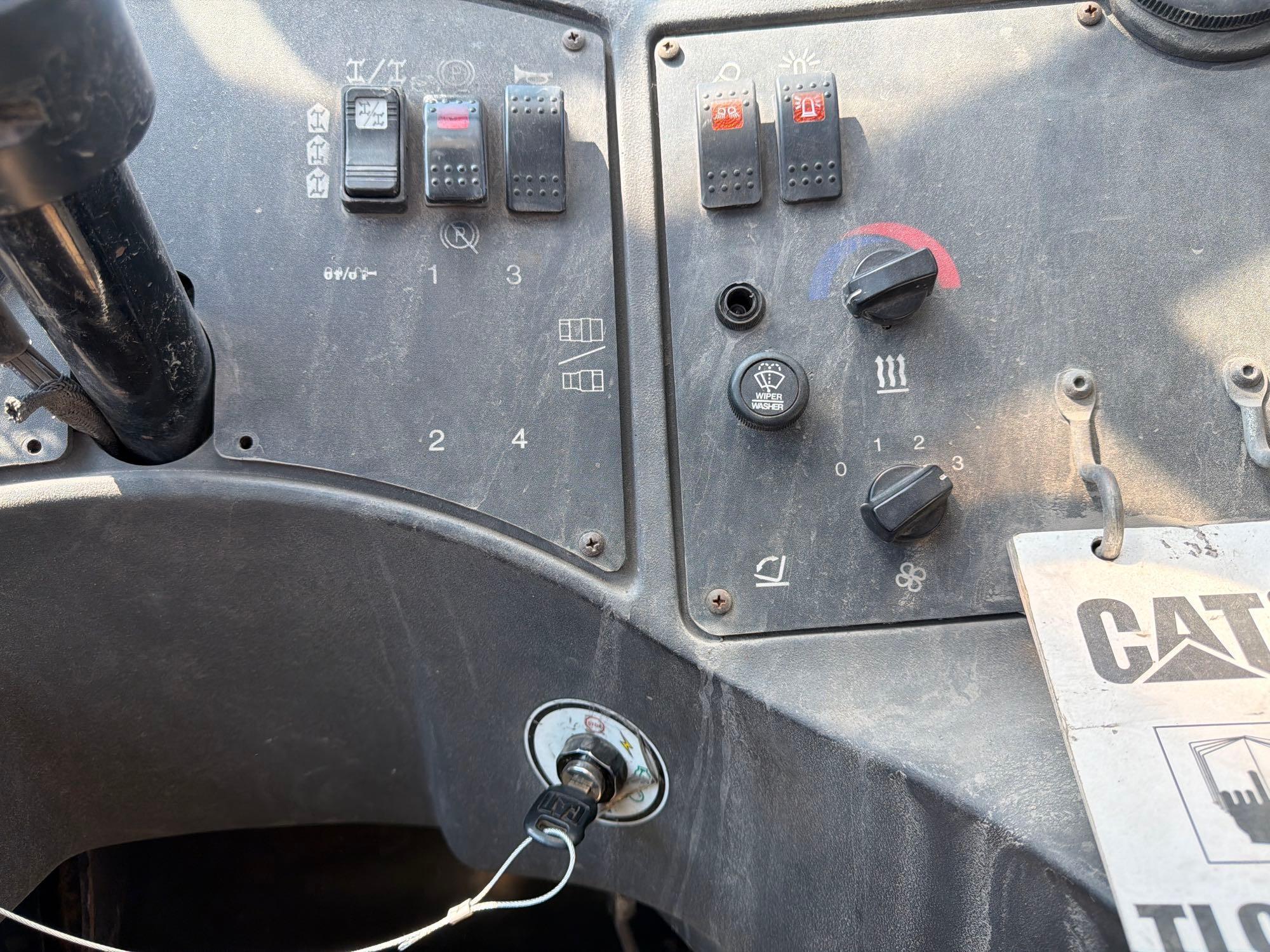 2014 Caterpillar TL943C