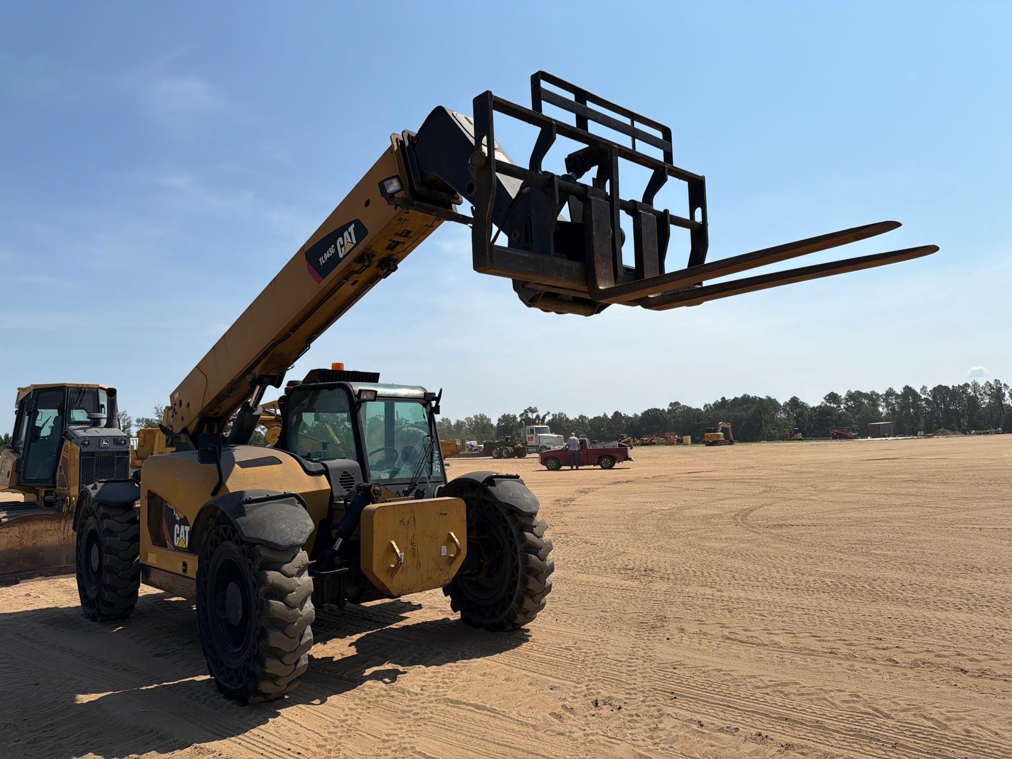 2014 Caterpillar TL943C