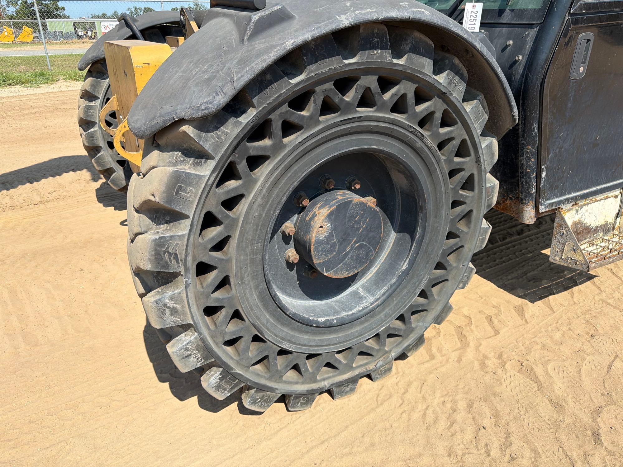 2014 Caterpillar TL943C