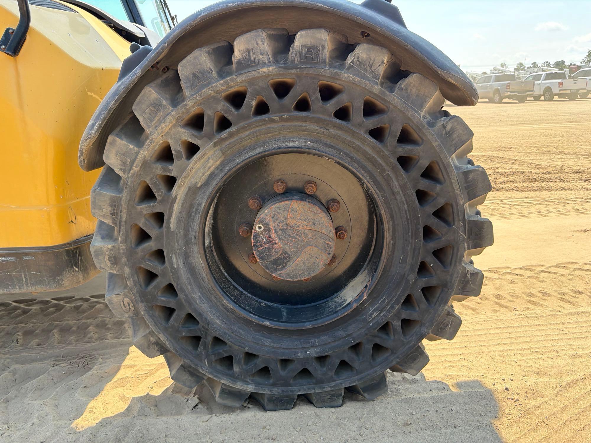 2014 Caterpillar TL943C