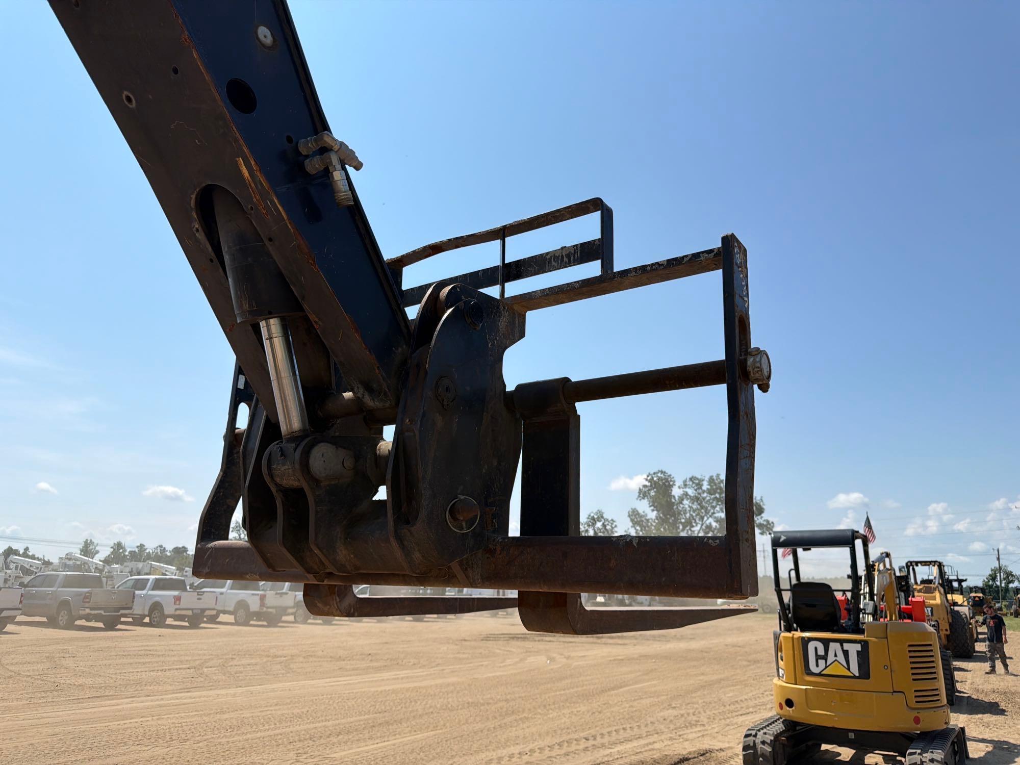 2014 Caterpillar TL943C
