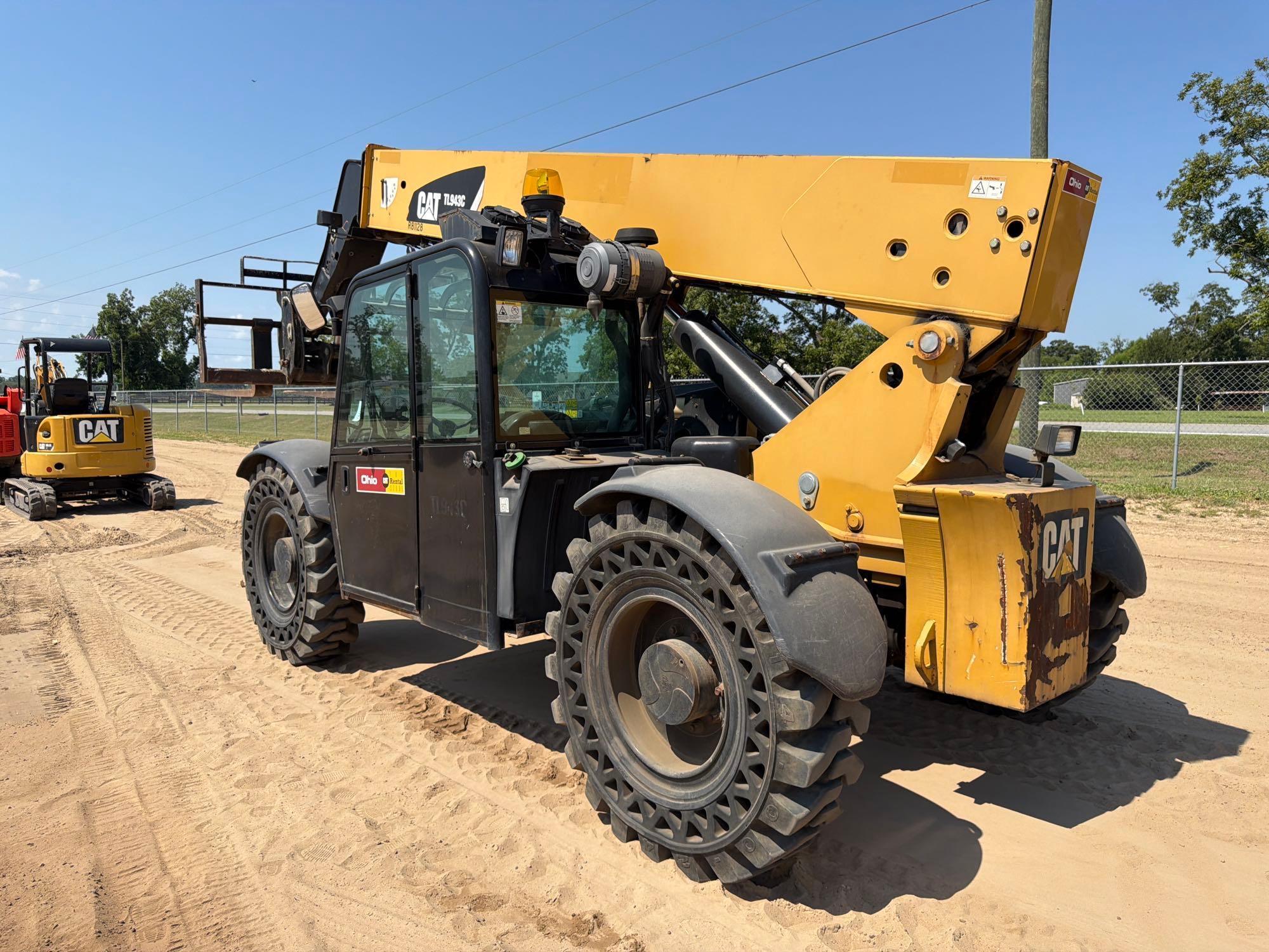 2014 Caterpillar TL943C
