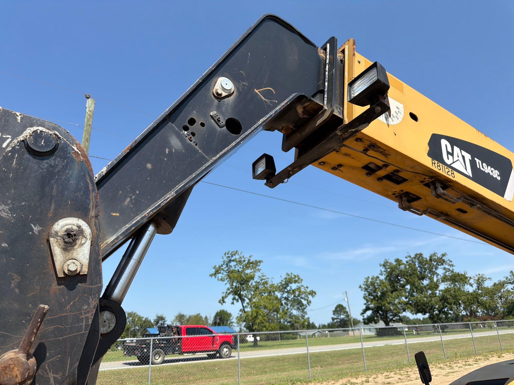 2014 Caterpillar TL943C