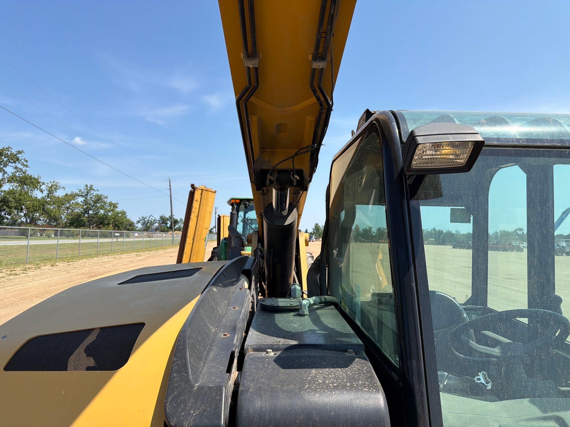 2014 Caterpillar TL943C