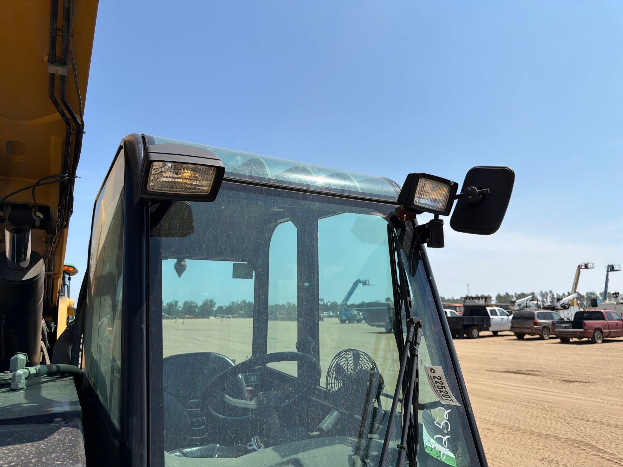 2014 Caterpillar TL943C