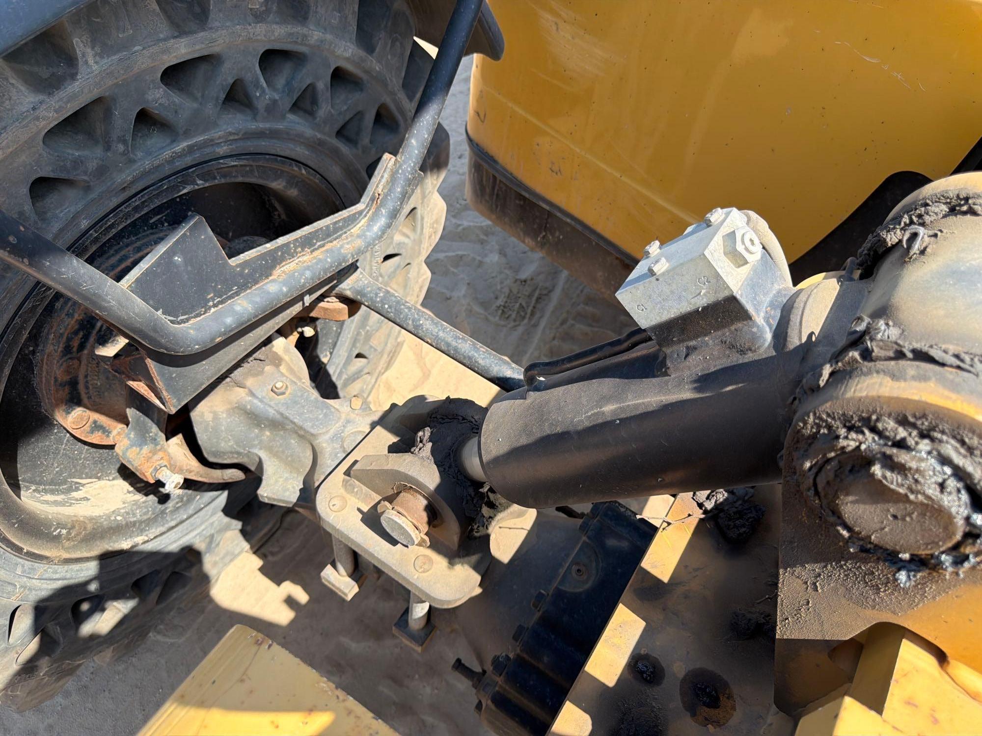 2014 Caterpillar TL943C