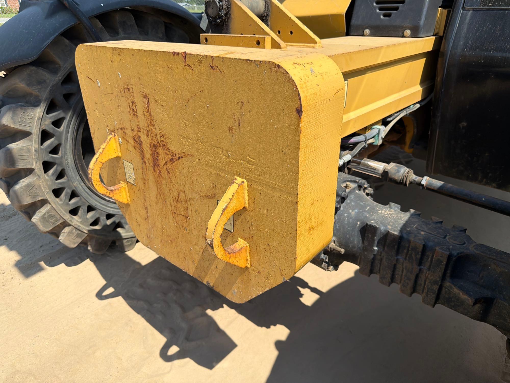 2014 Caterpillar TL943C