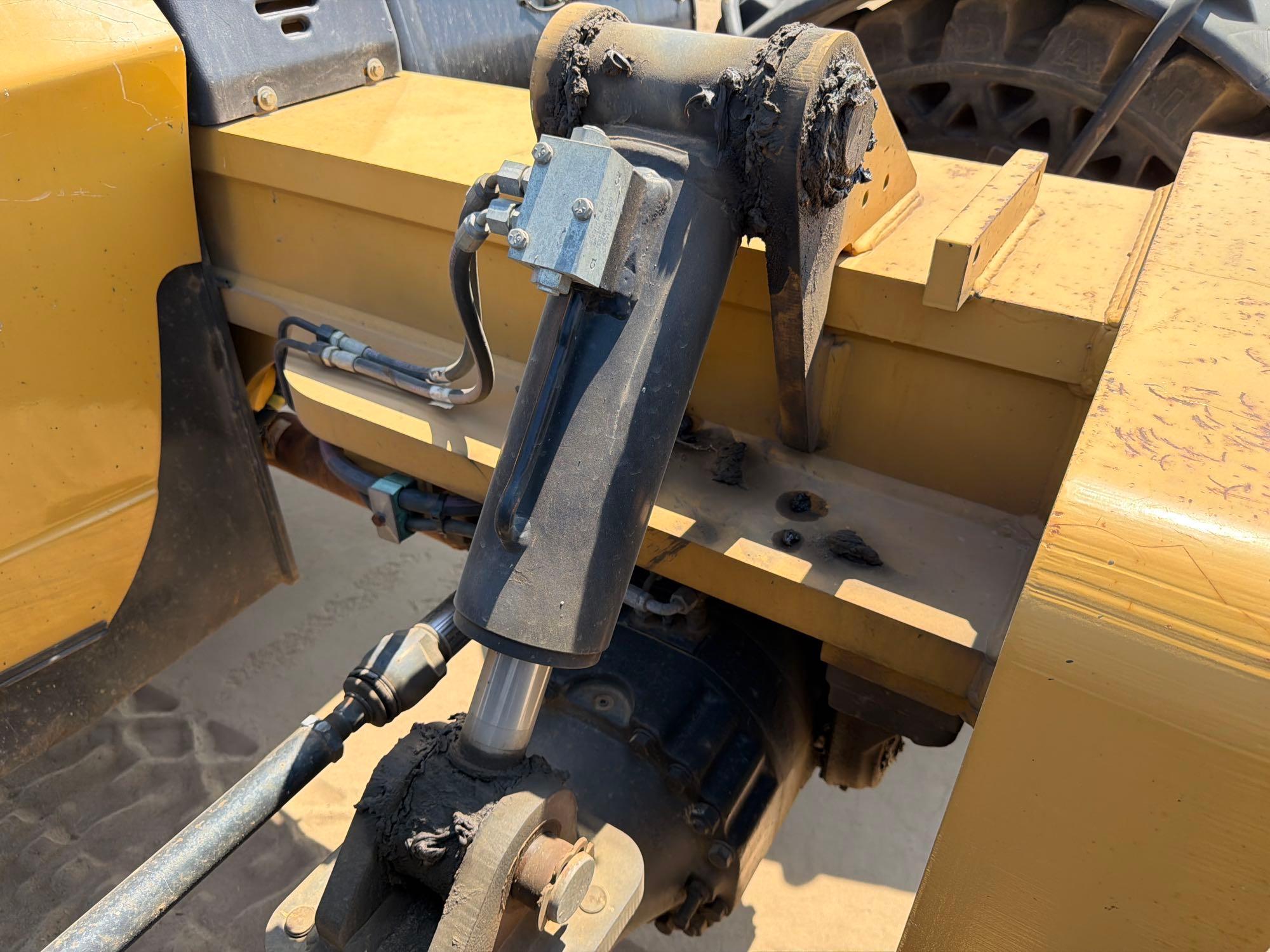 2014 Caterpillar TL943C