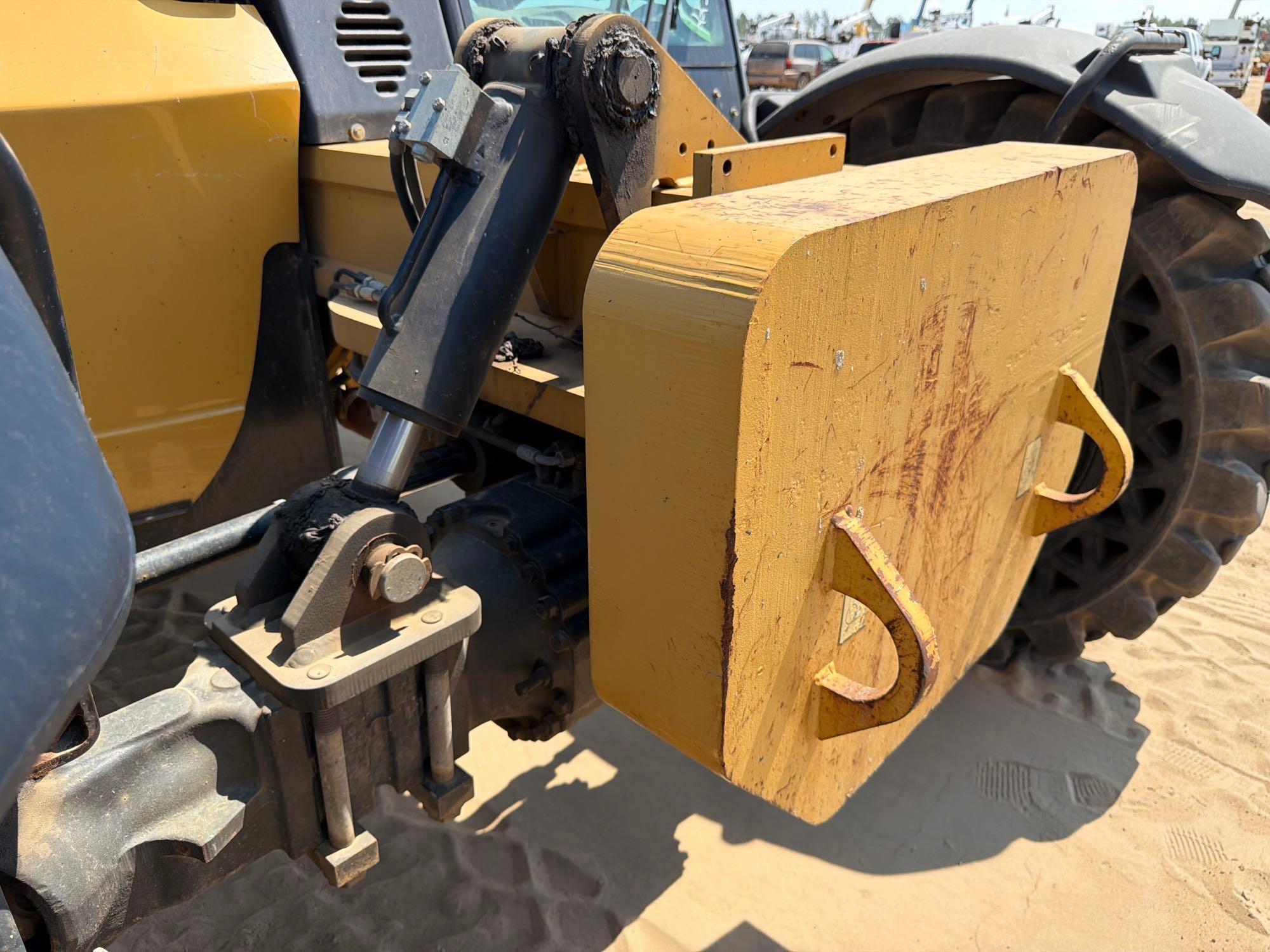 2014 Caterpillar TL943C