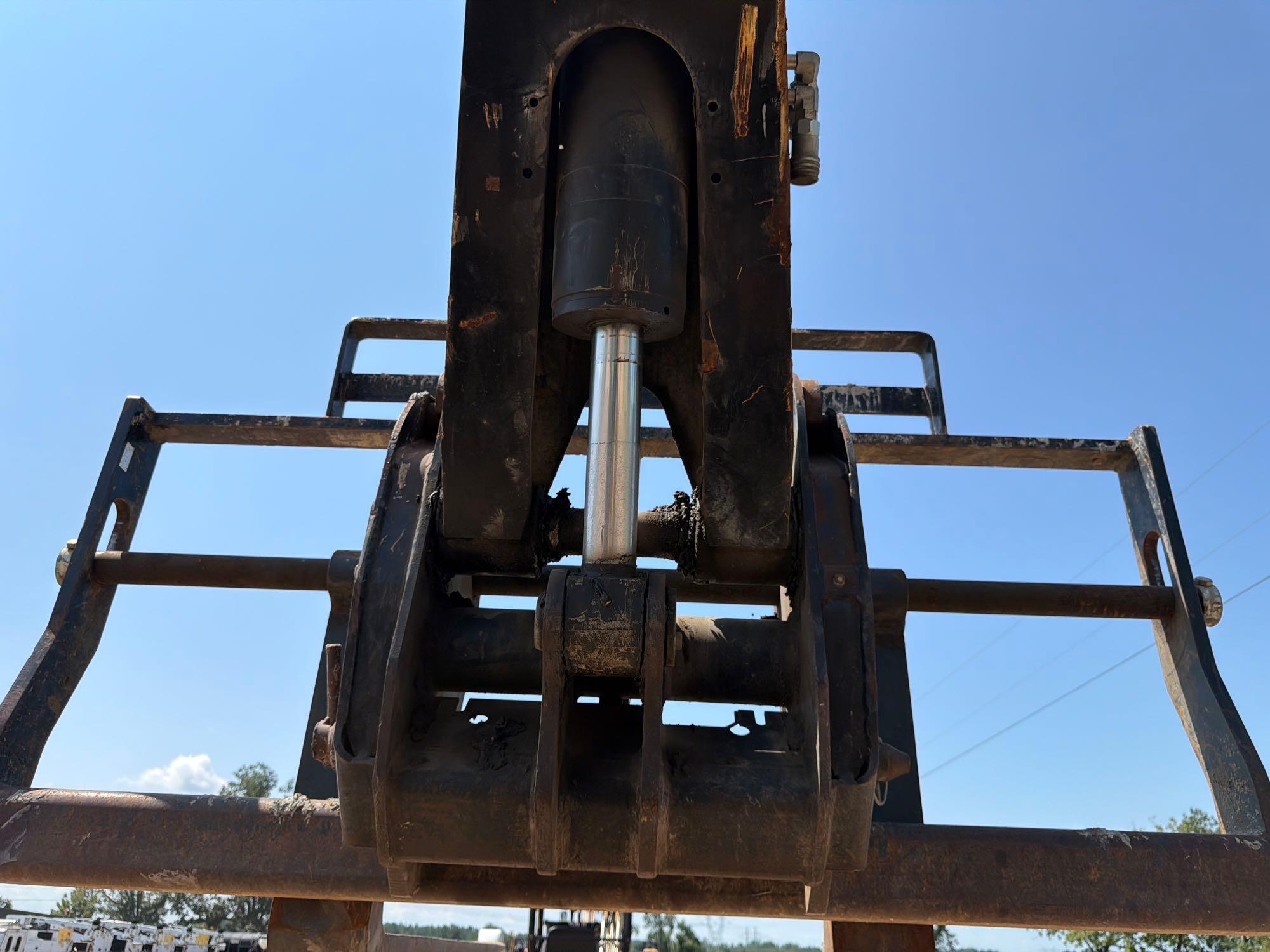 2014 Caterpillar TL943C