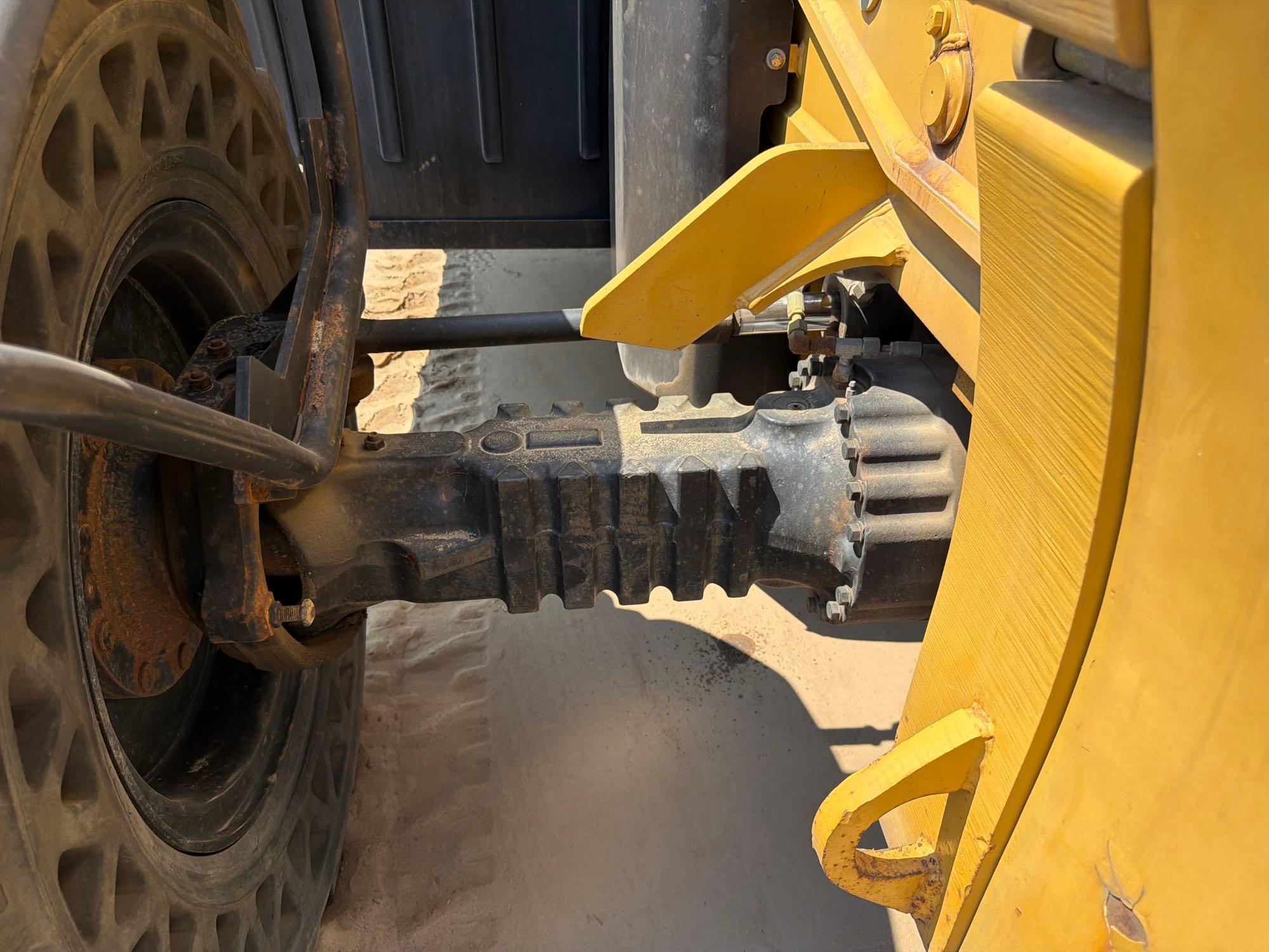 2014 Caterpillar TL943C