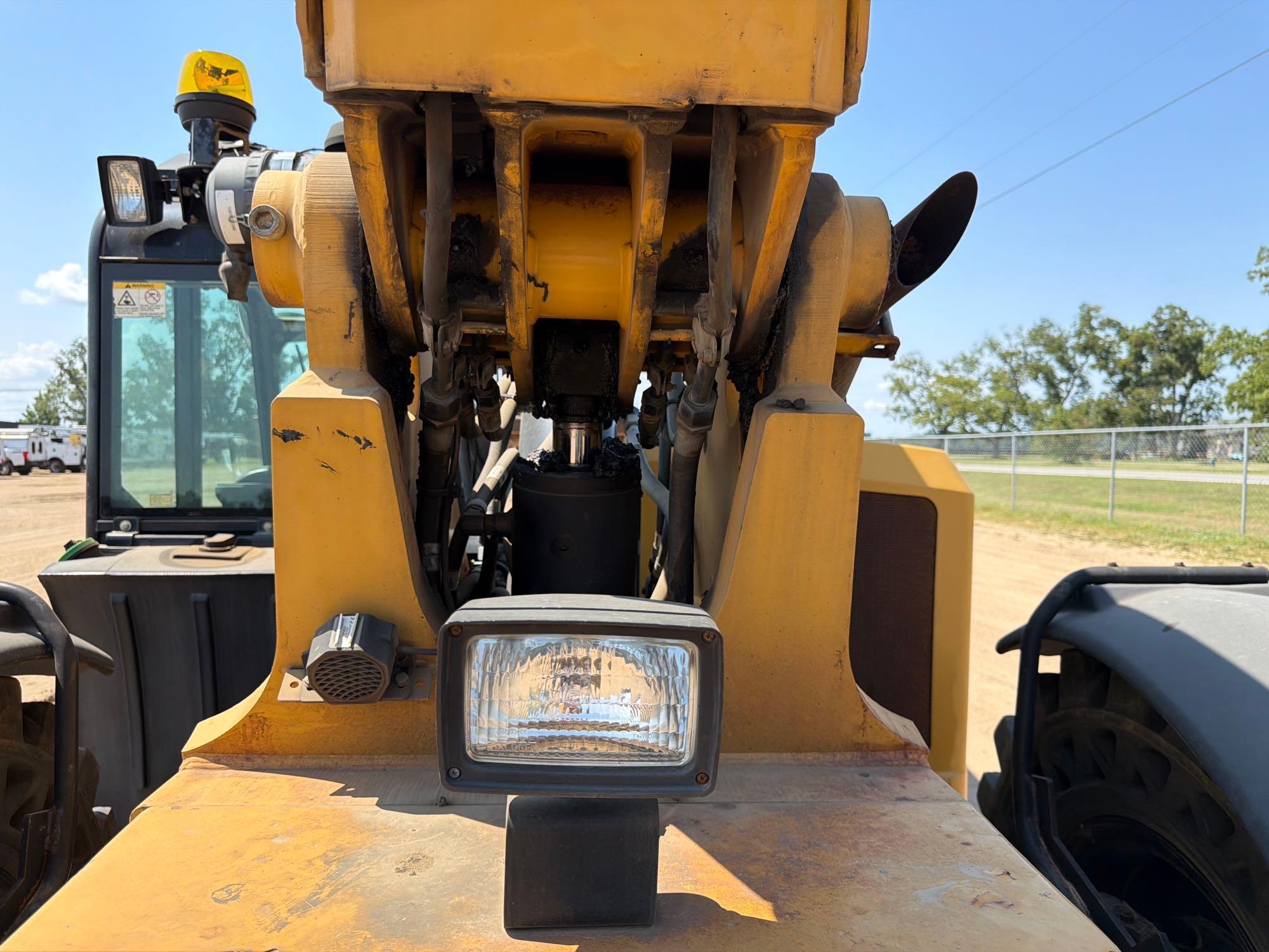 2014 Caterpillar TL943C