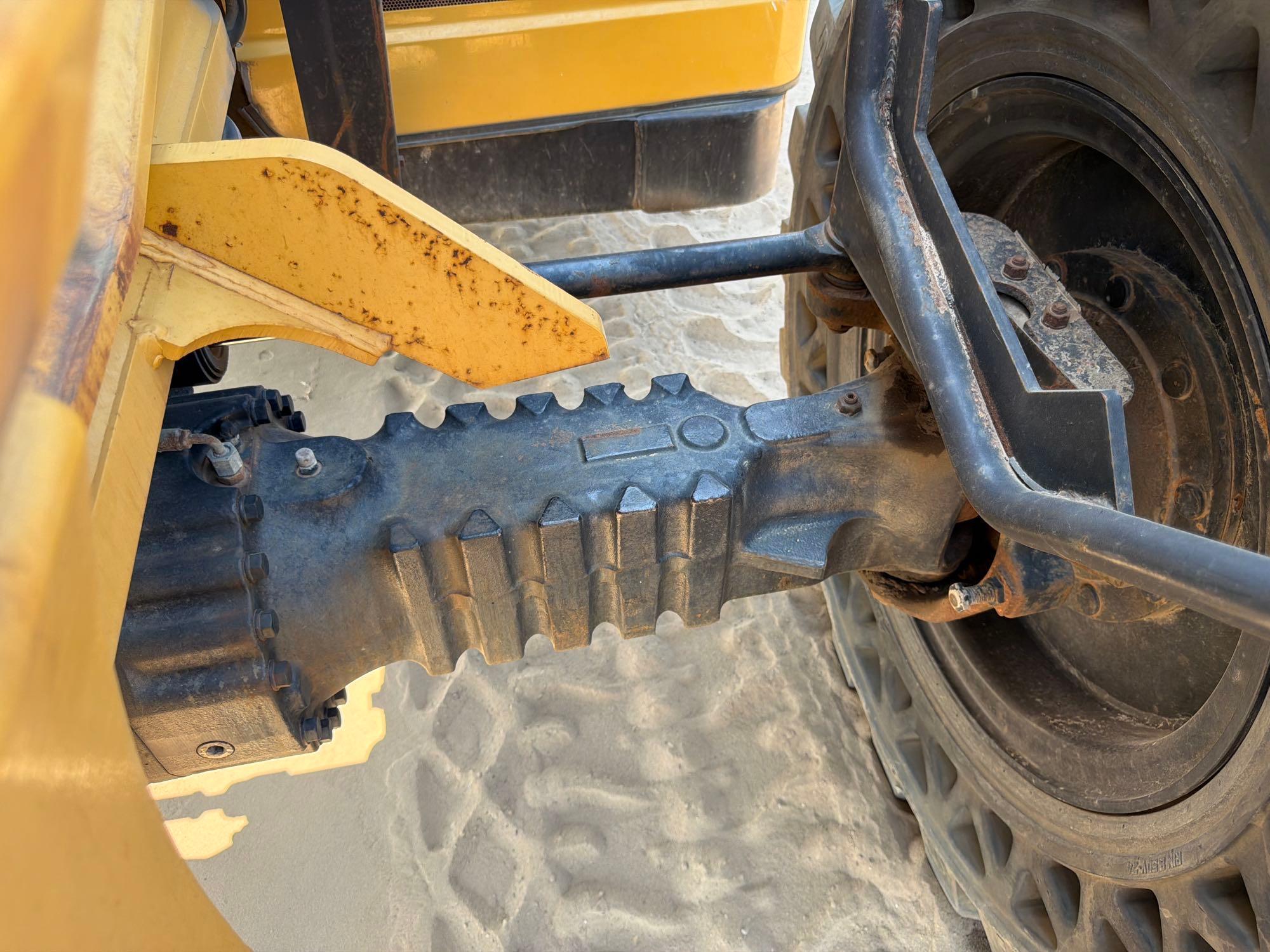 2014 Caterpillar TL943C