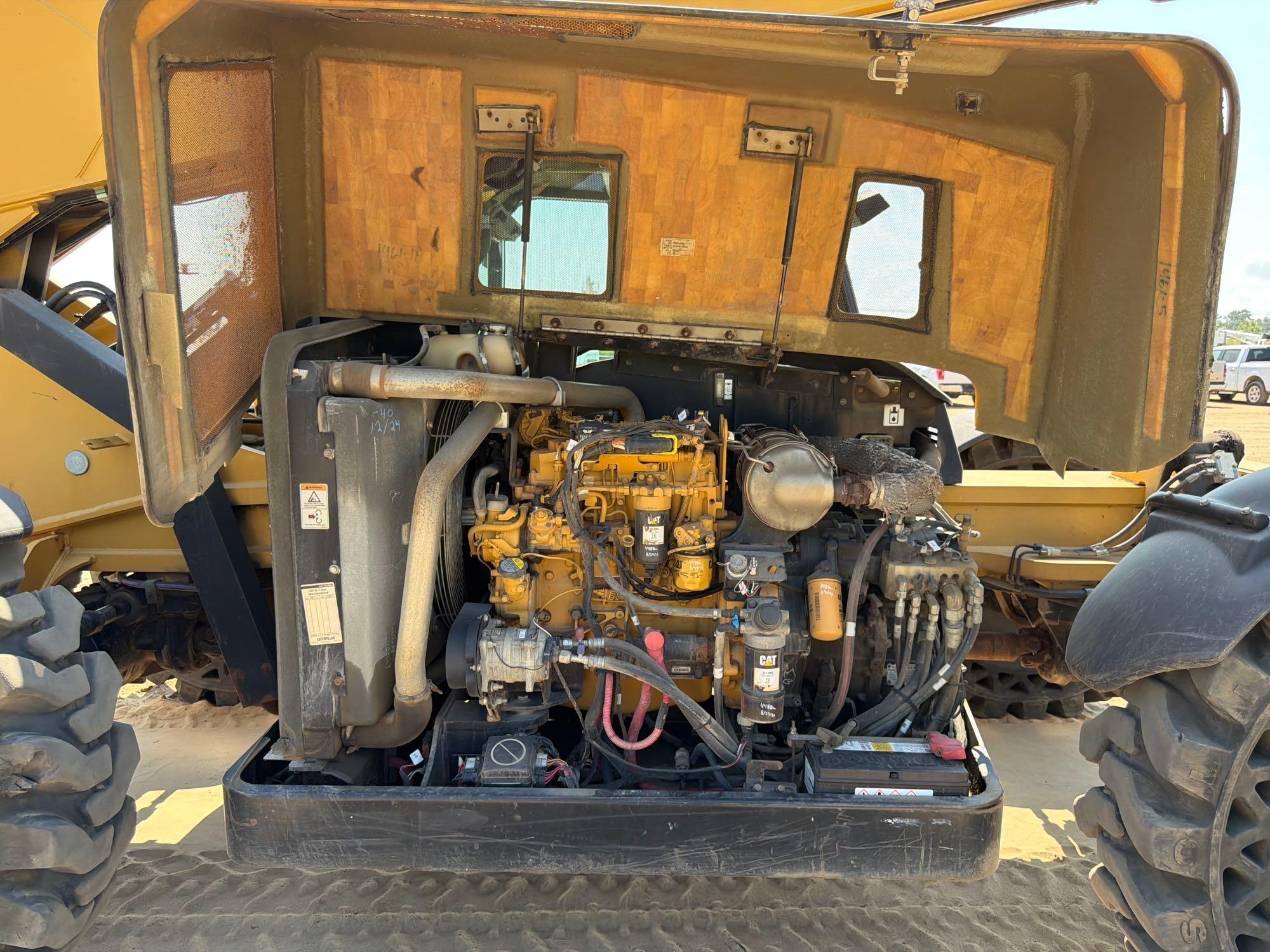 2014 Caterpillar TL943C