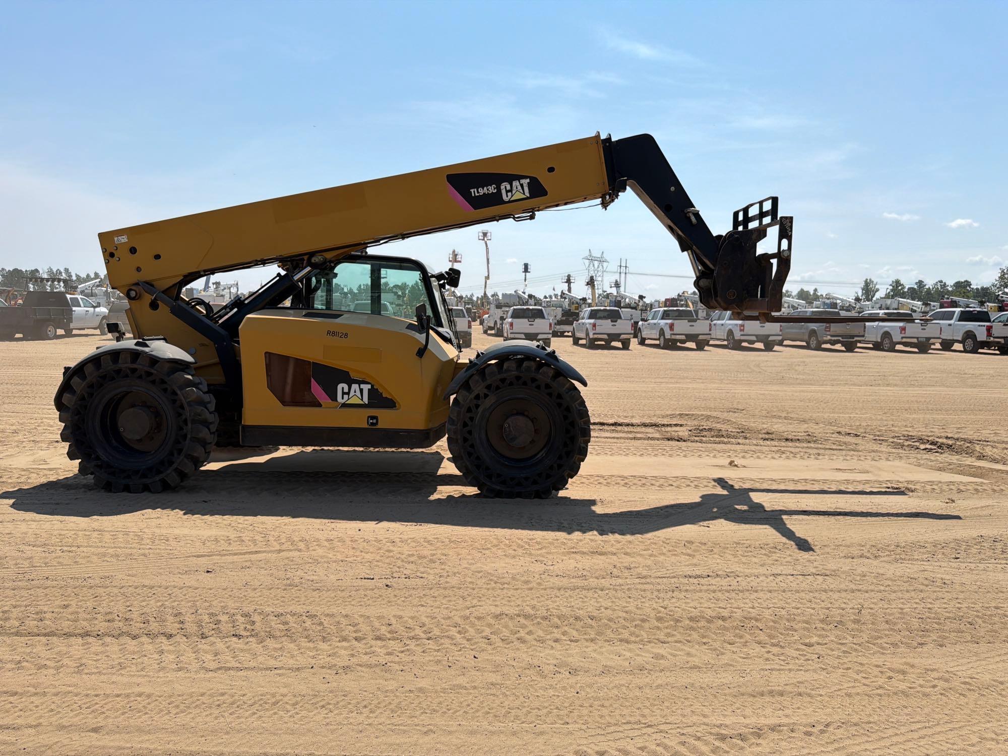 2014 Caterpillar TL943C
