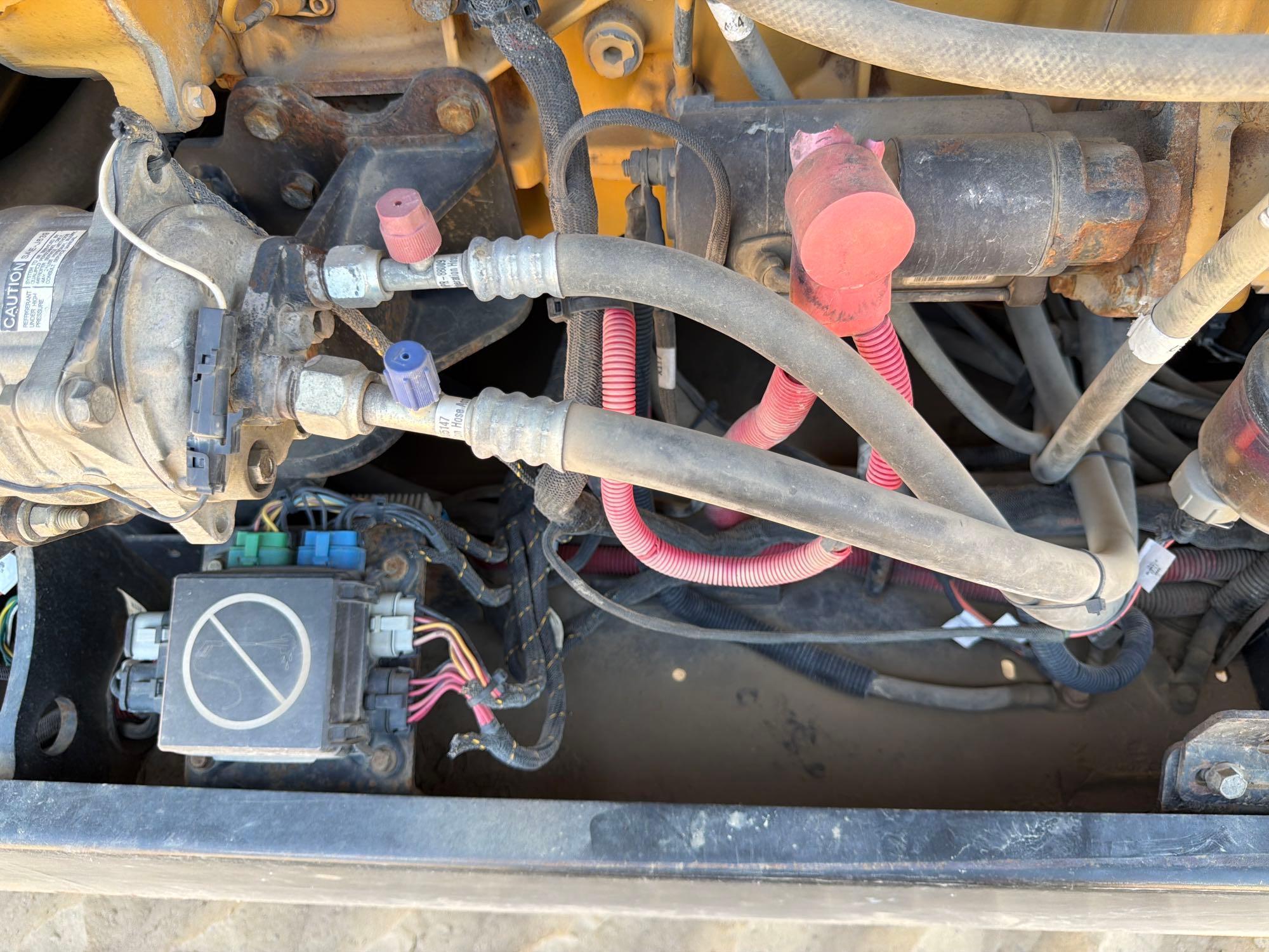 2014 Caterpillar TL943C