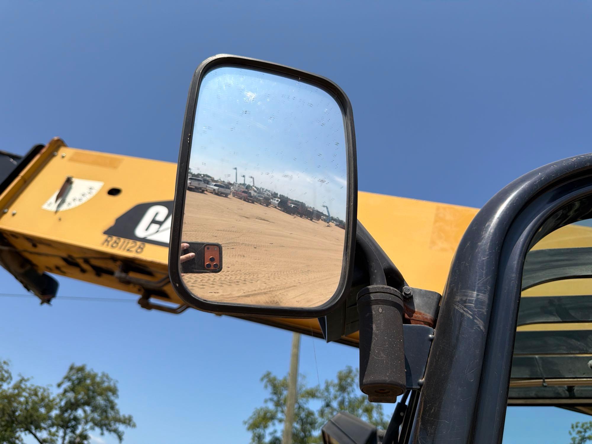 2014 Caterpillar TL943C