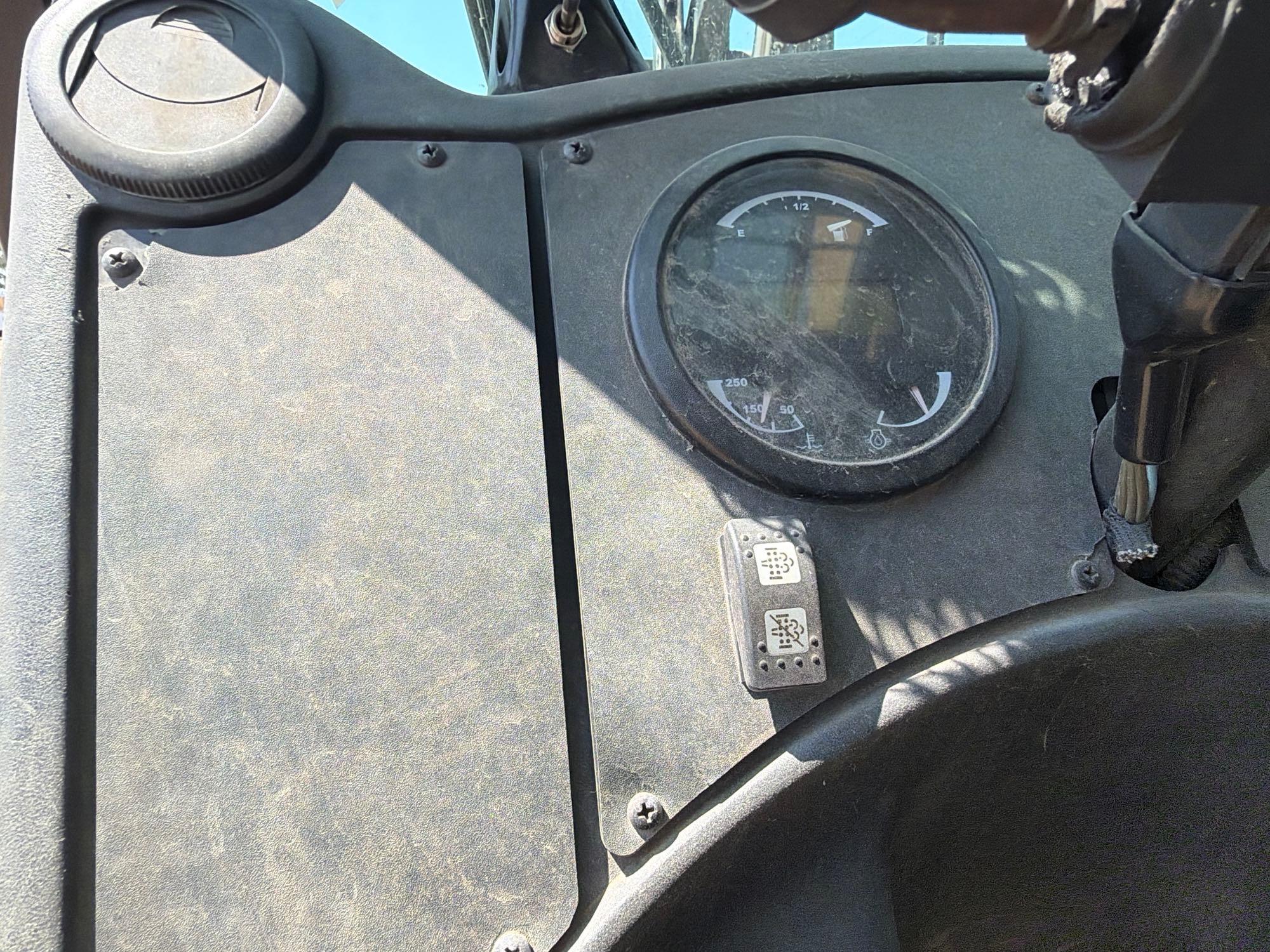 2014 Caterpillar TL943C