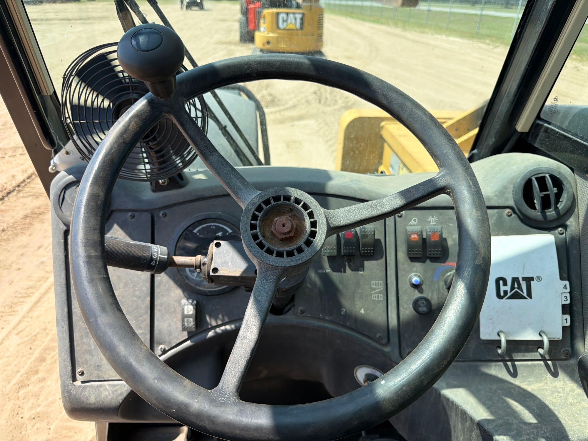 2014 Caterpillar TL943C