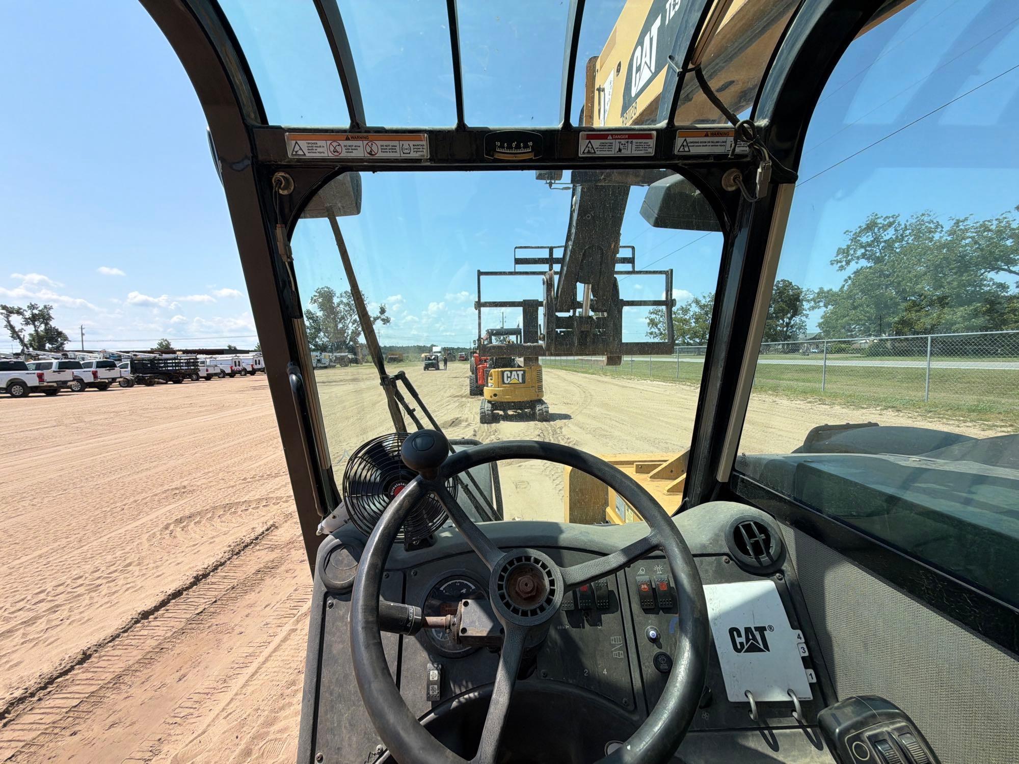 2014 Caterpillar TL943C