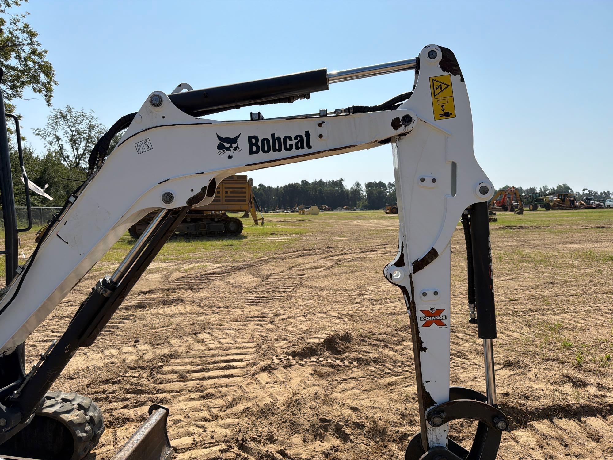 Bobcat E26
