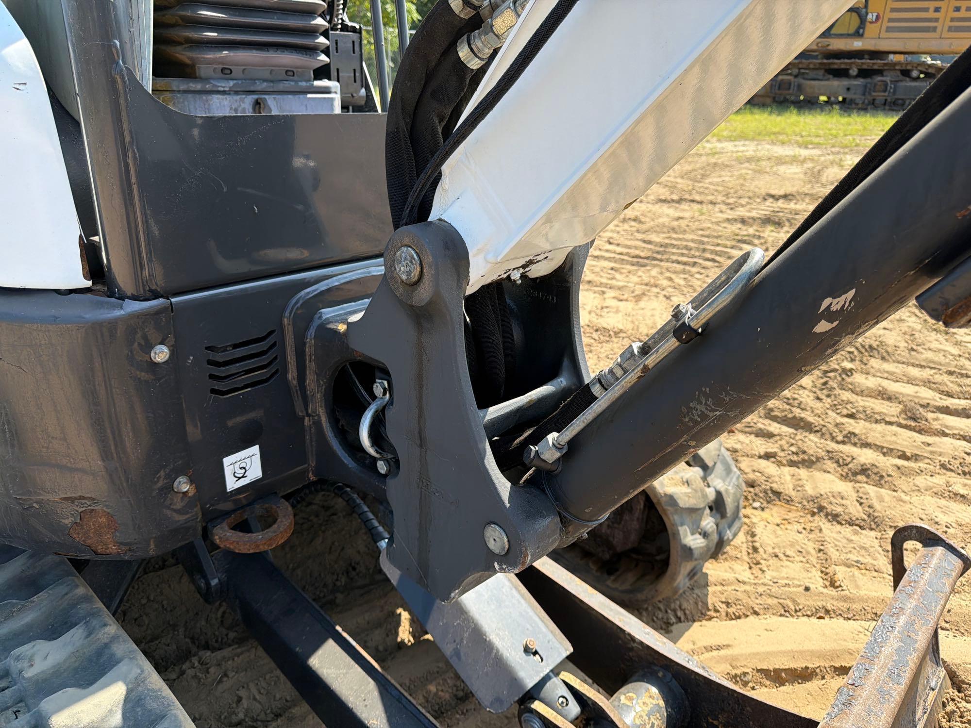 Bobcat E26