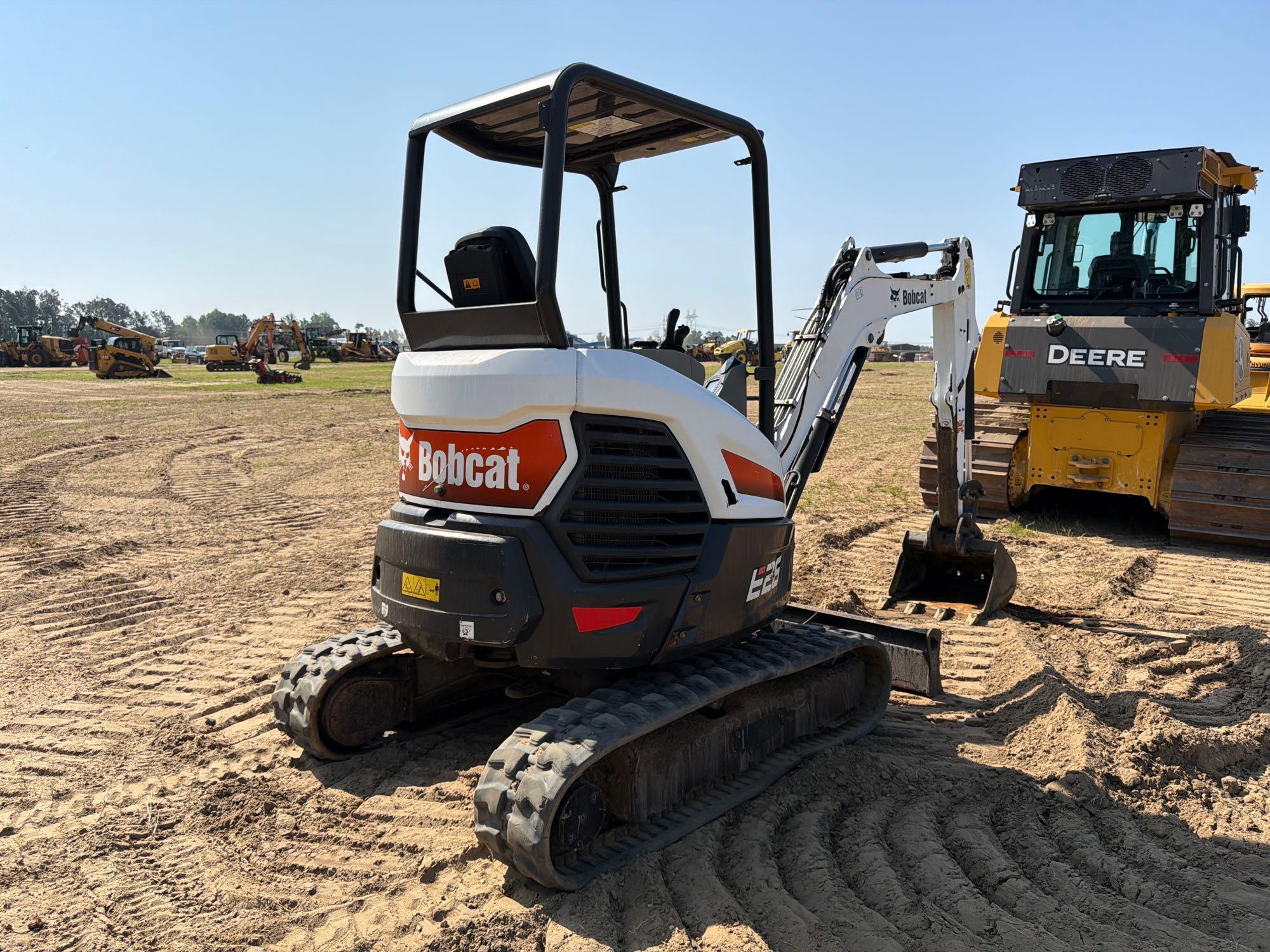 Bobcat E26