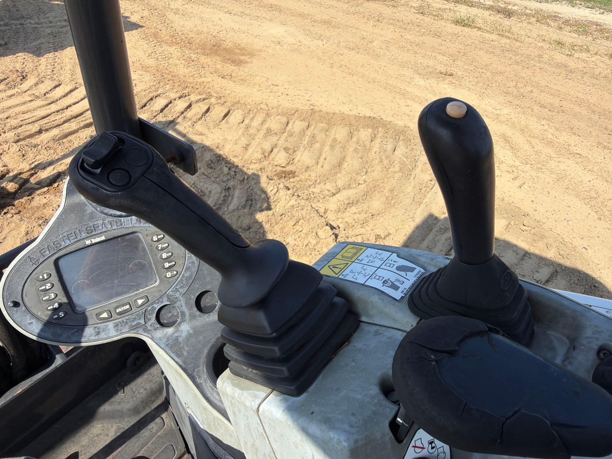 Bobcat E26