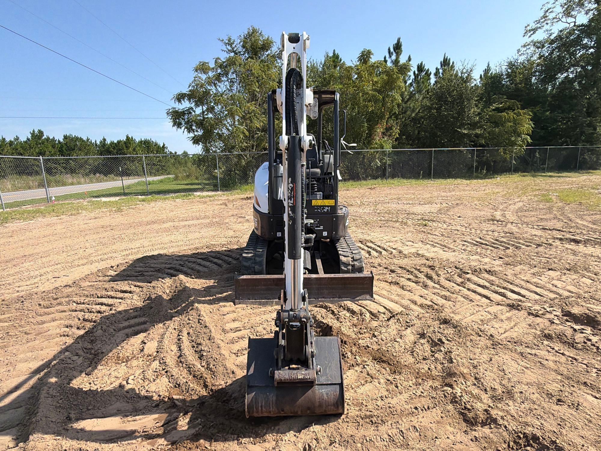 Bobcat E26