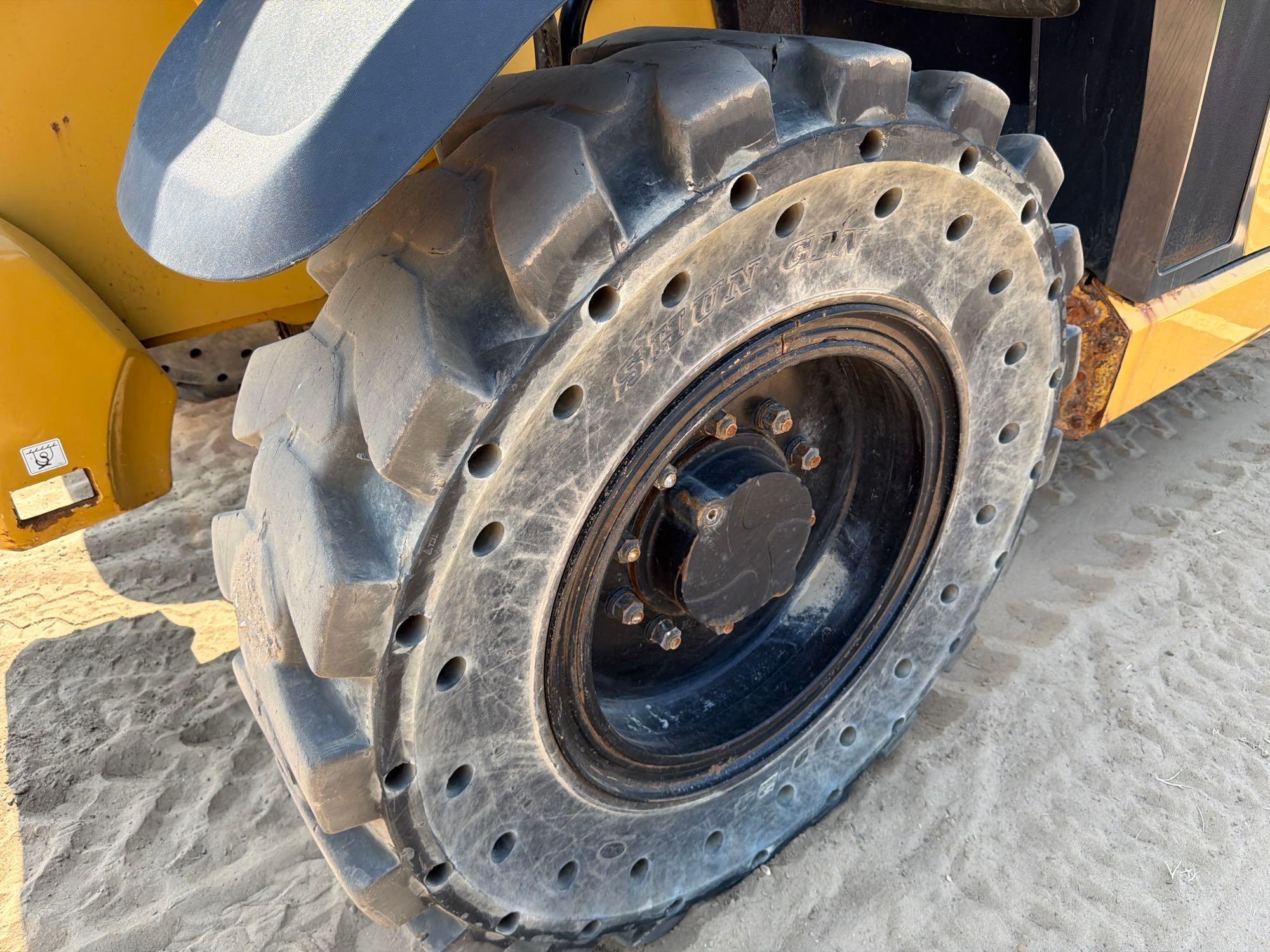 2020 Caterpillar TL642C