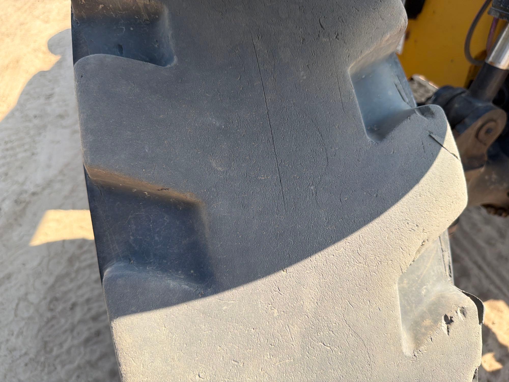 2020 Caterpillar TL642C