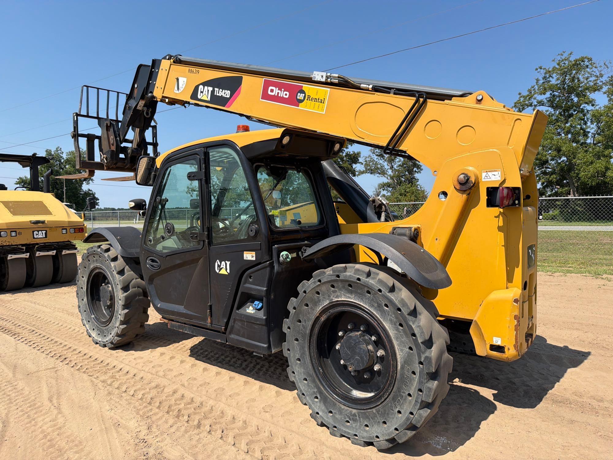 2020 Caterpillar TL642C