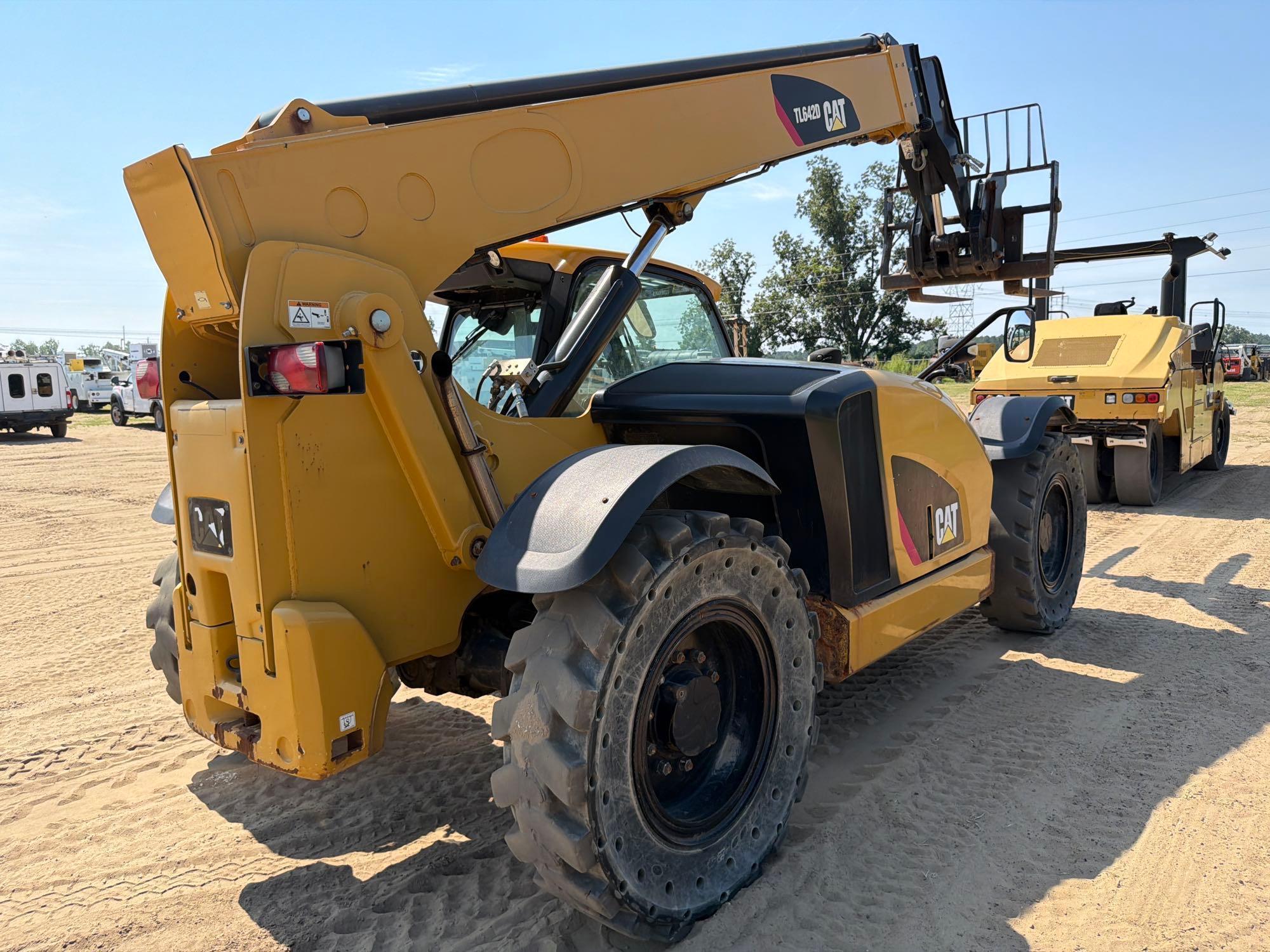 2020 Caterpillar TL642C